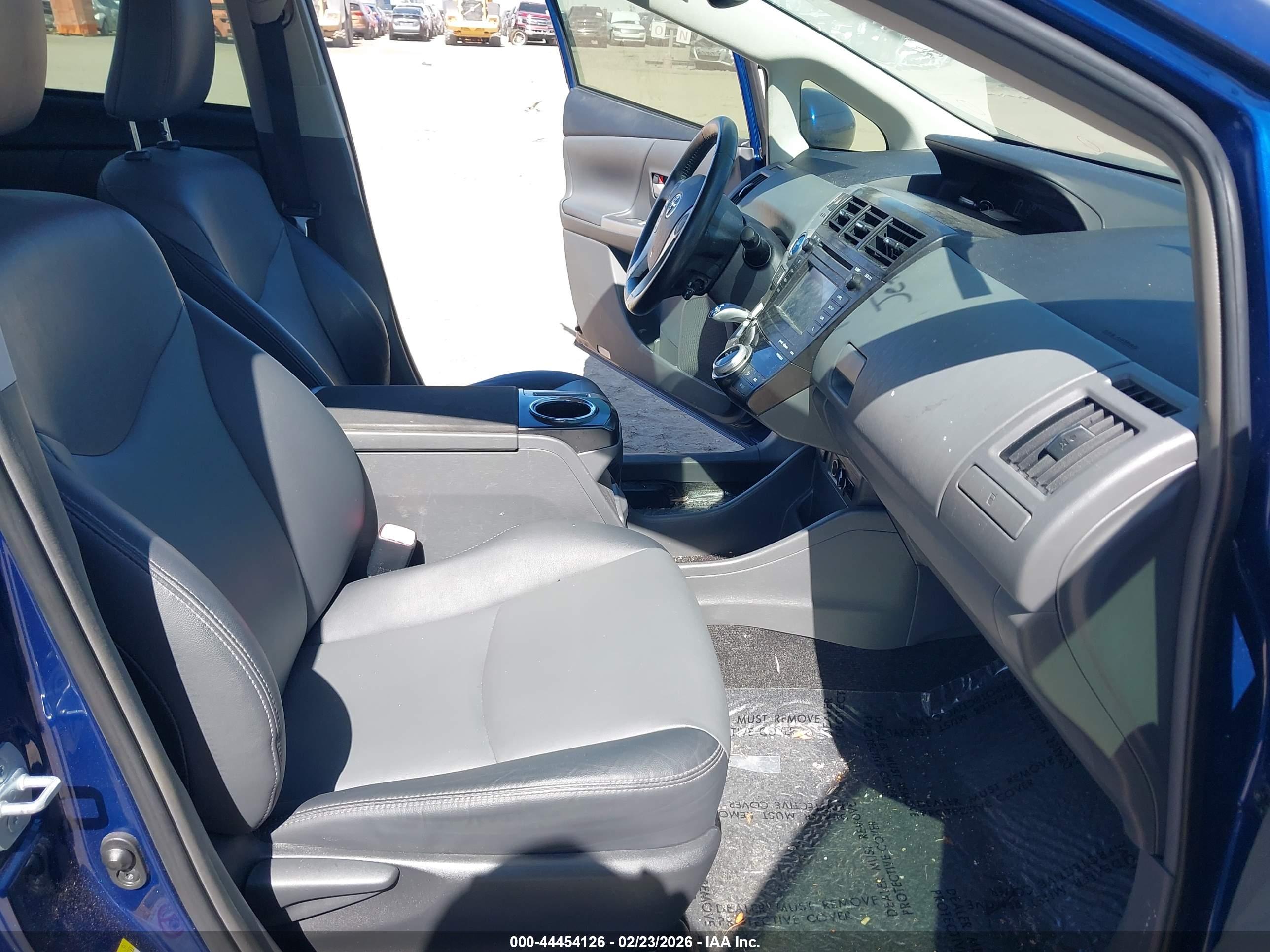 TOYOTA PRIUS image 5