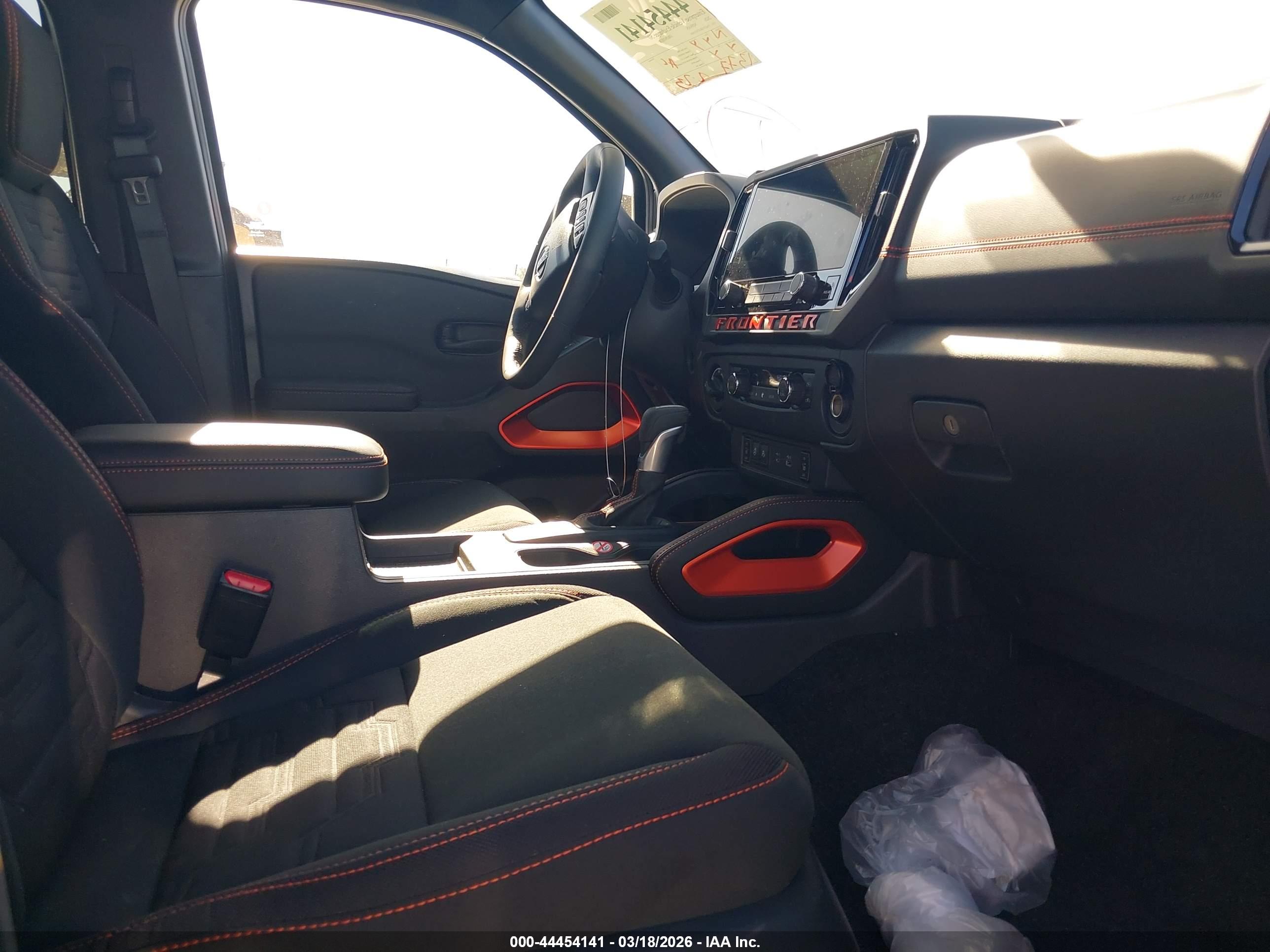 NISSAN FRONTIER image 5