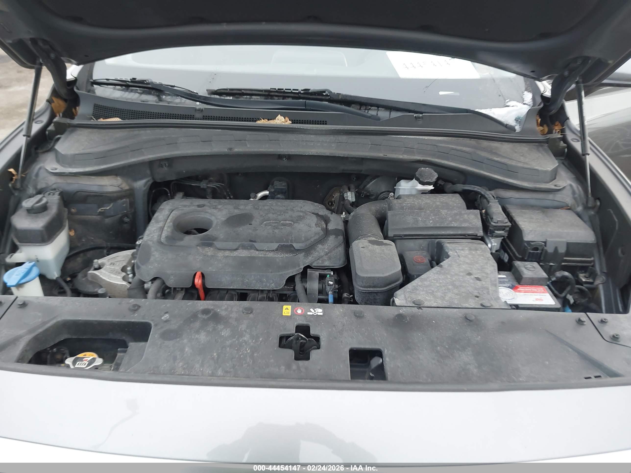 HYUNDAI SANTA image 10