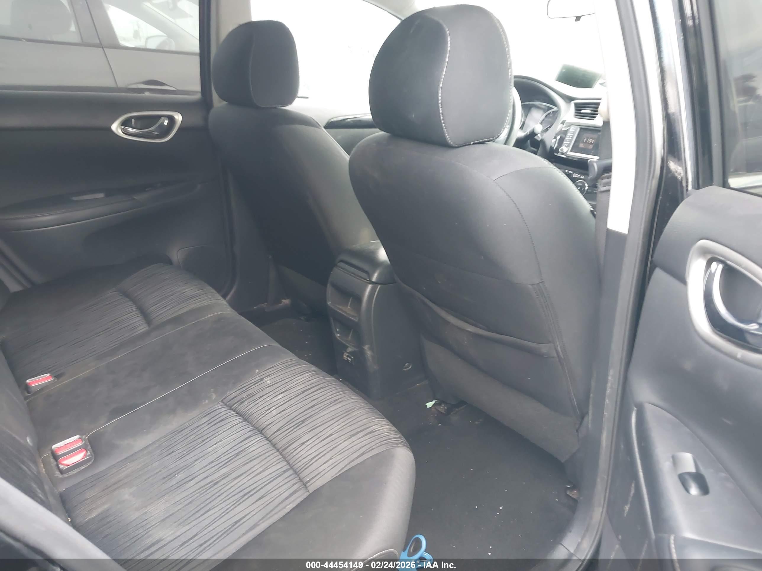 NISSAN SENTRA image 8