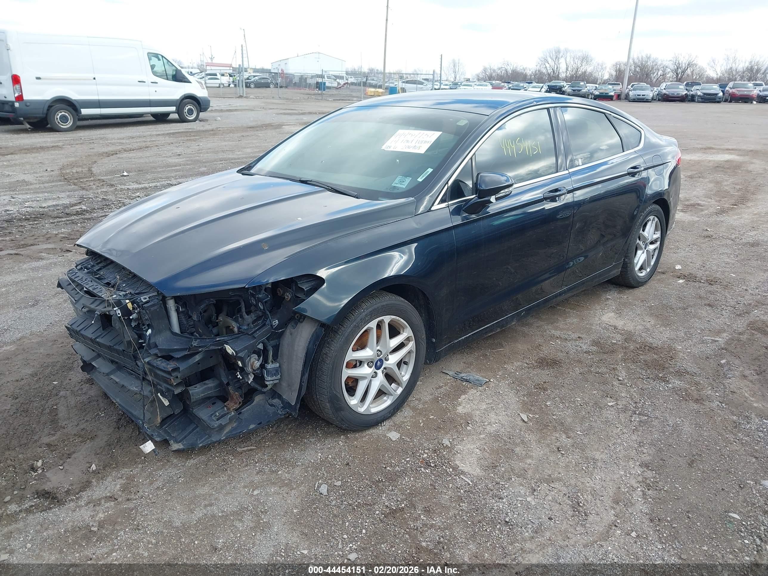 FORD FUSION image 2