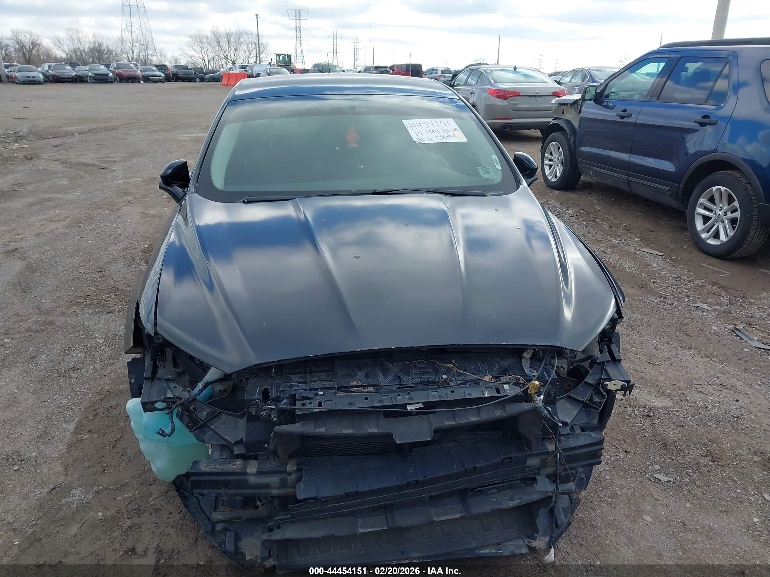 FORD FUSION image 6
