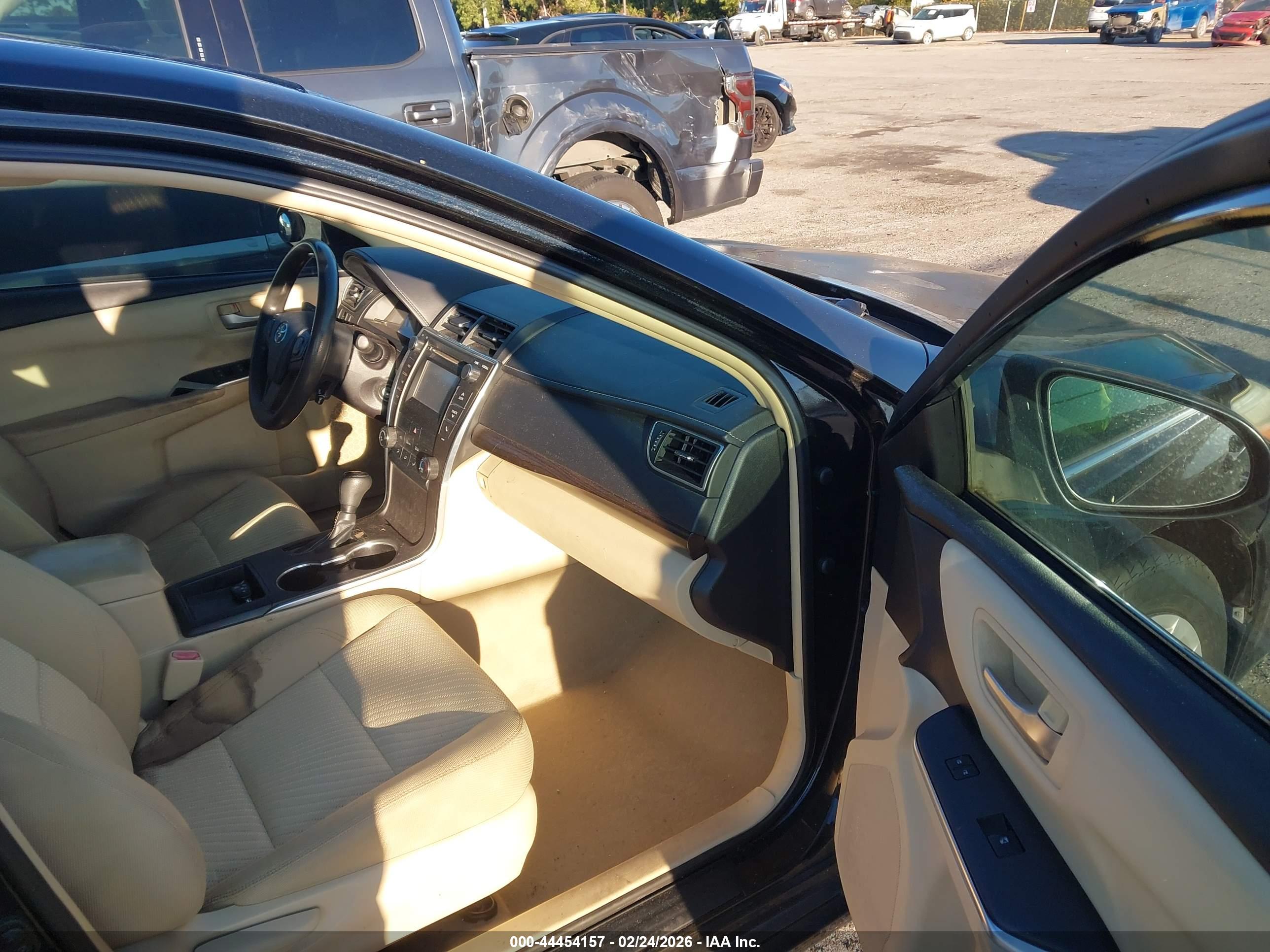 TOYOTA CAMRY image 5