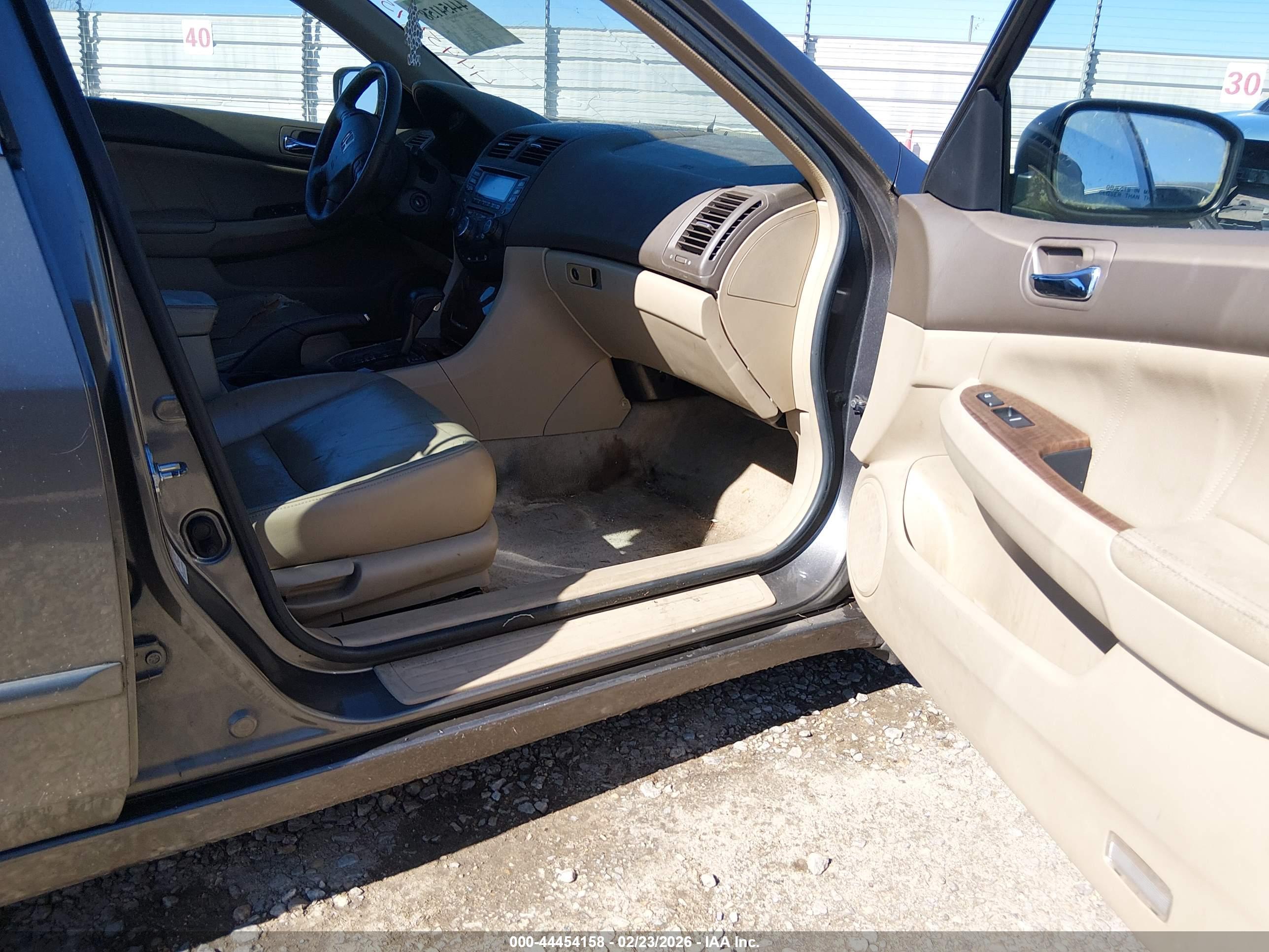 HONDA ACCORD image 5