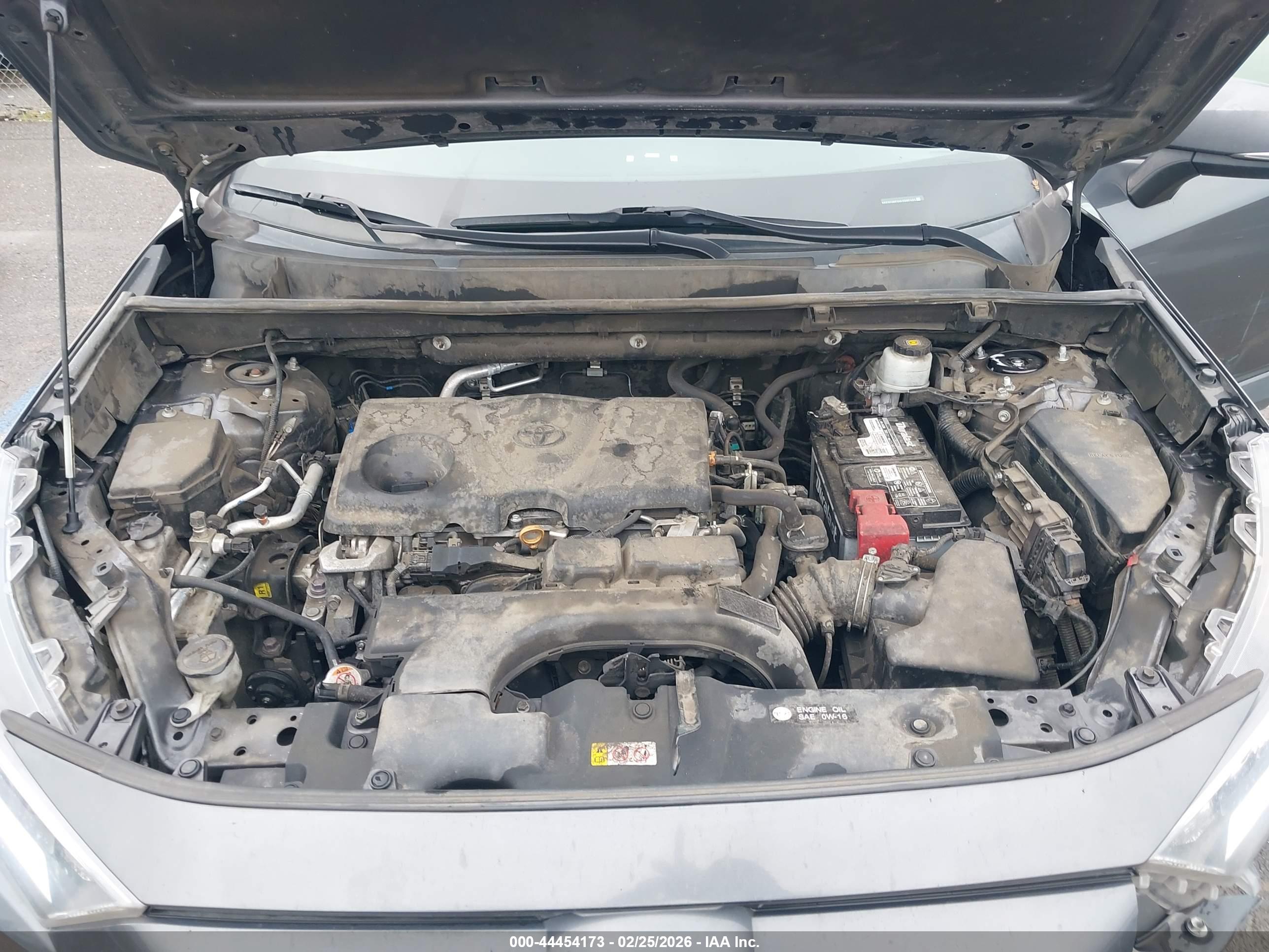 TOYOTA RAV4 image 10