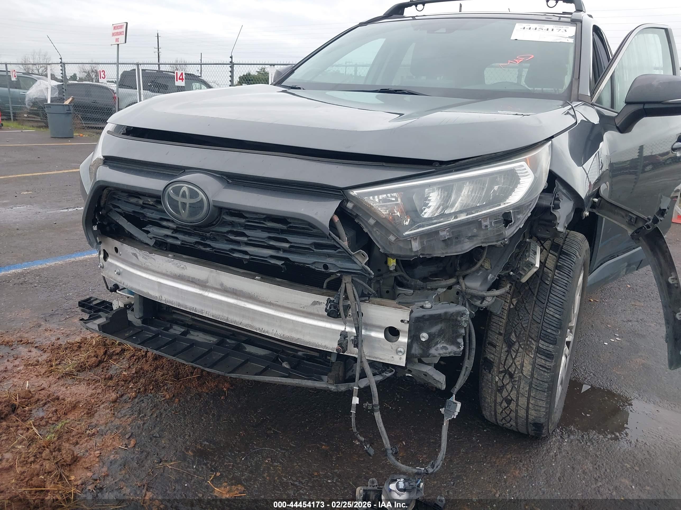 TOYOTA RAV4 image 6