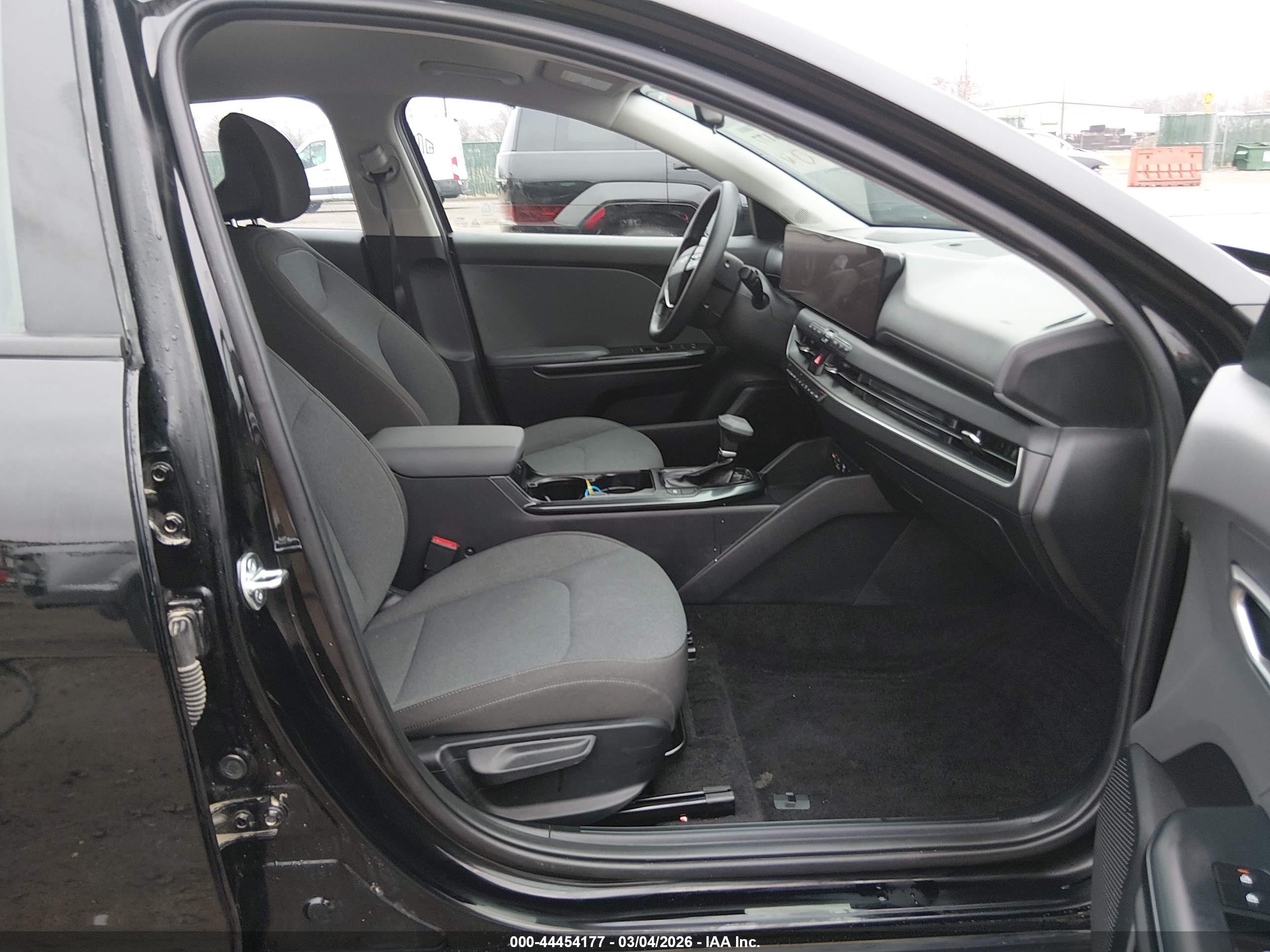 KIA K4 image 5