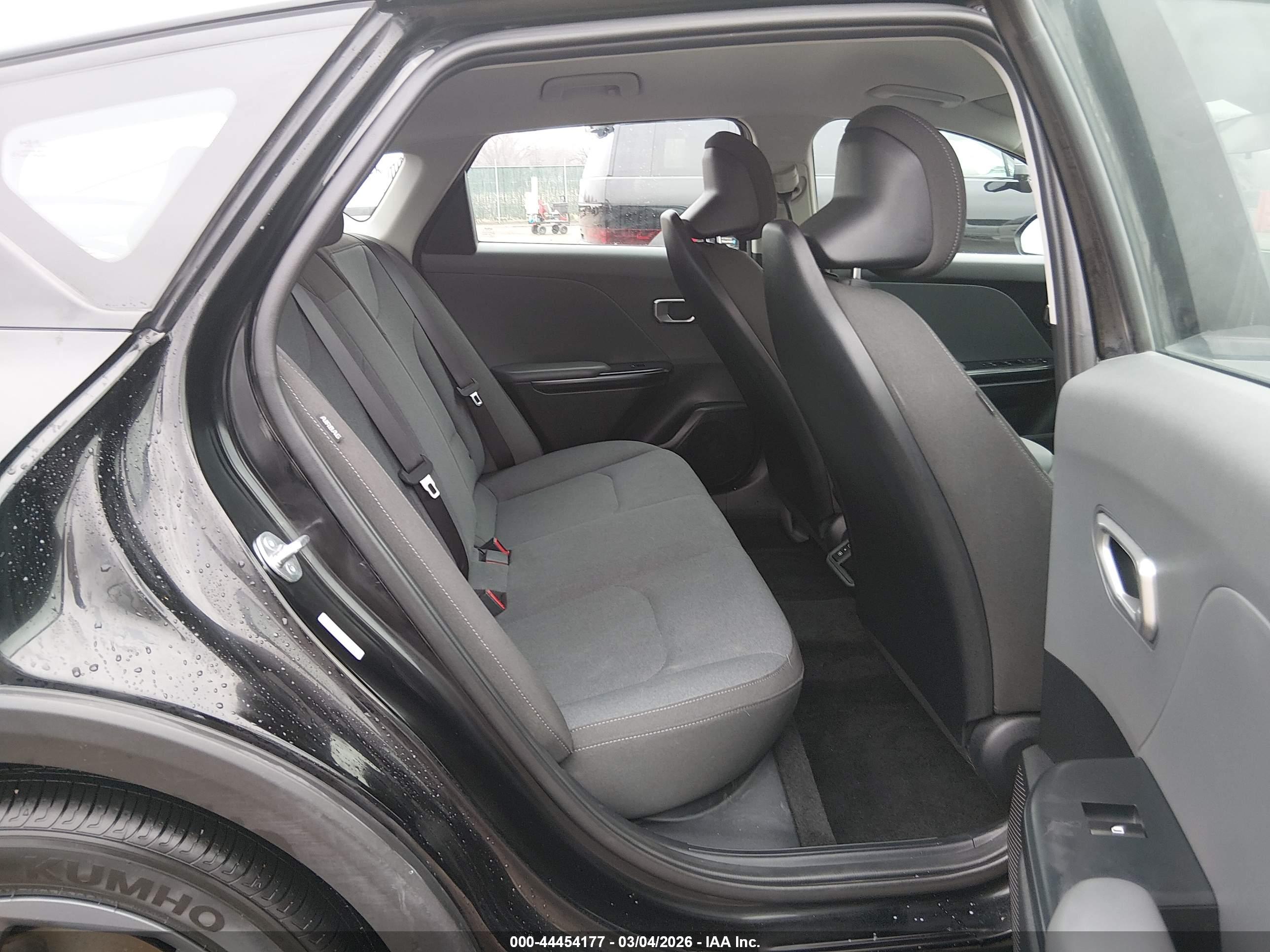 KIA K4 image 8