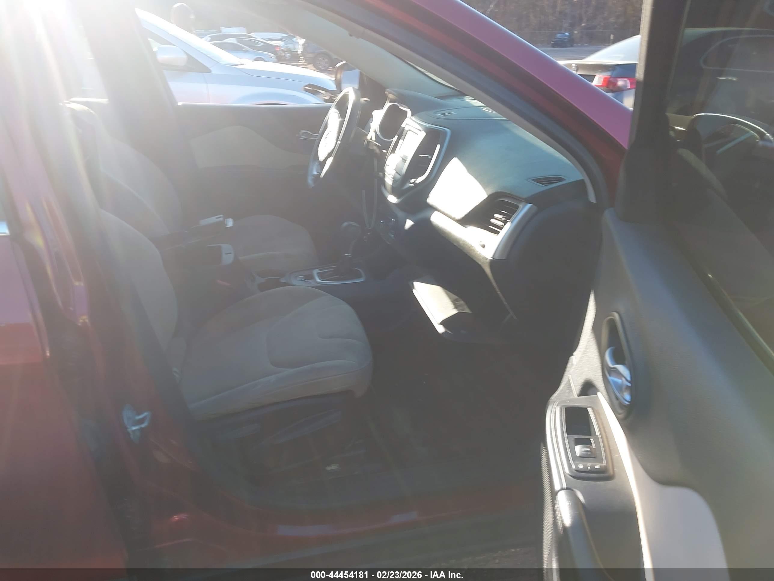 JEEP CHEROKEE image 5