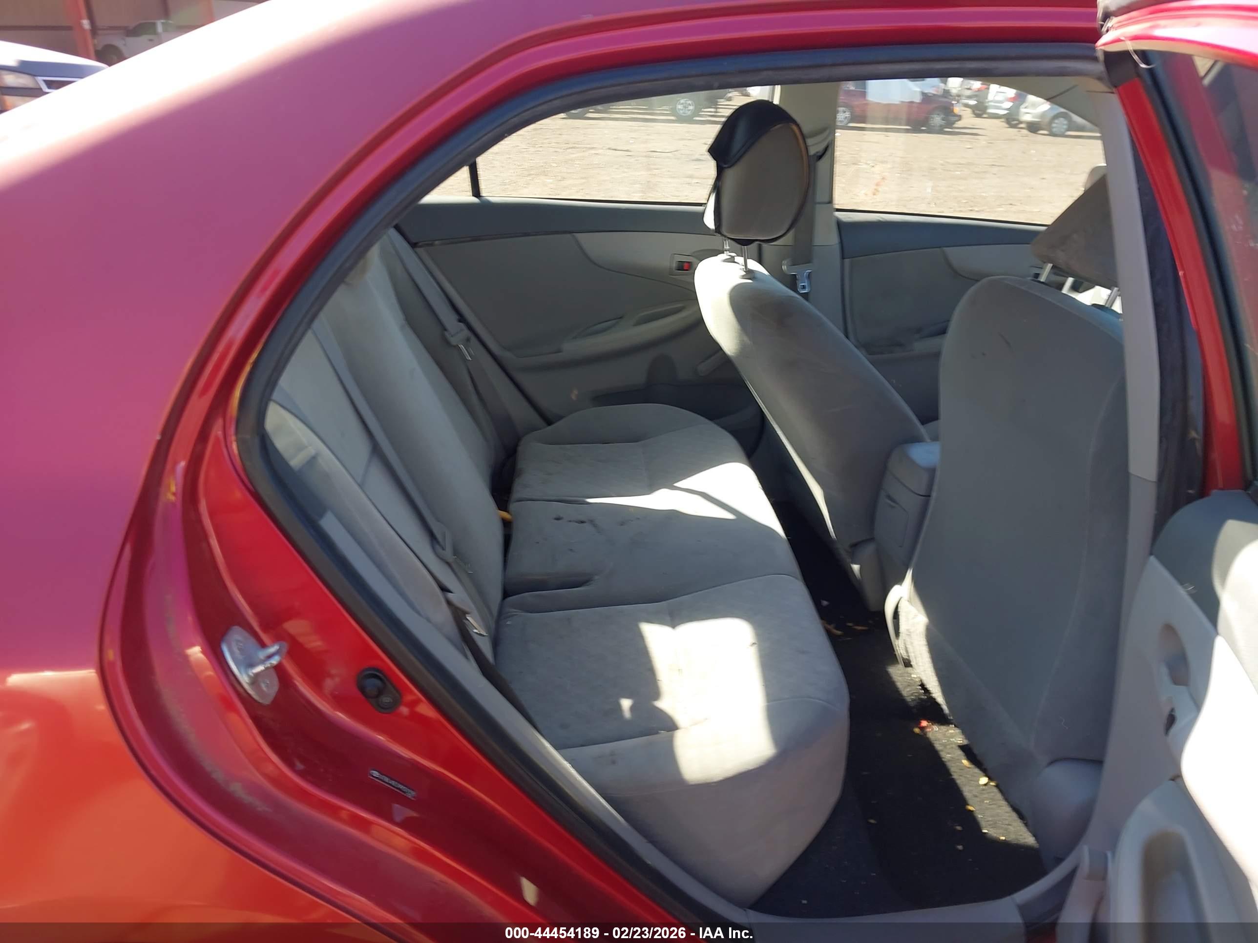 TOYOTA COROLLA image 8
