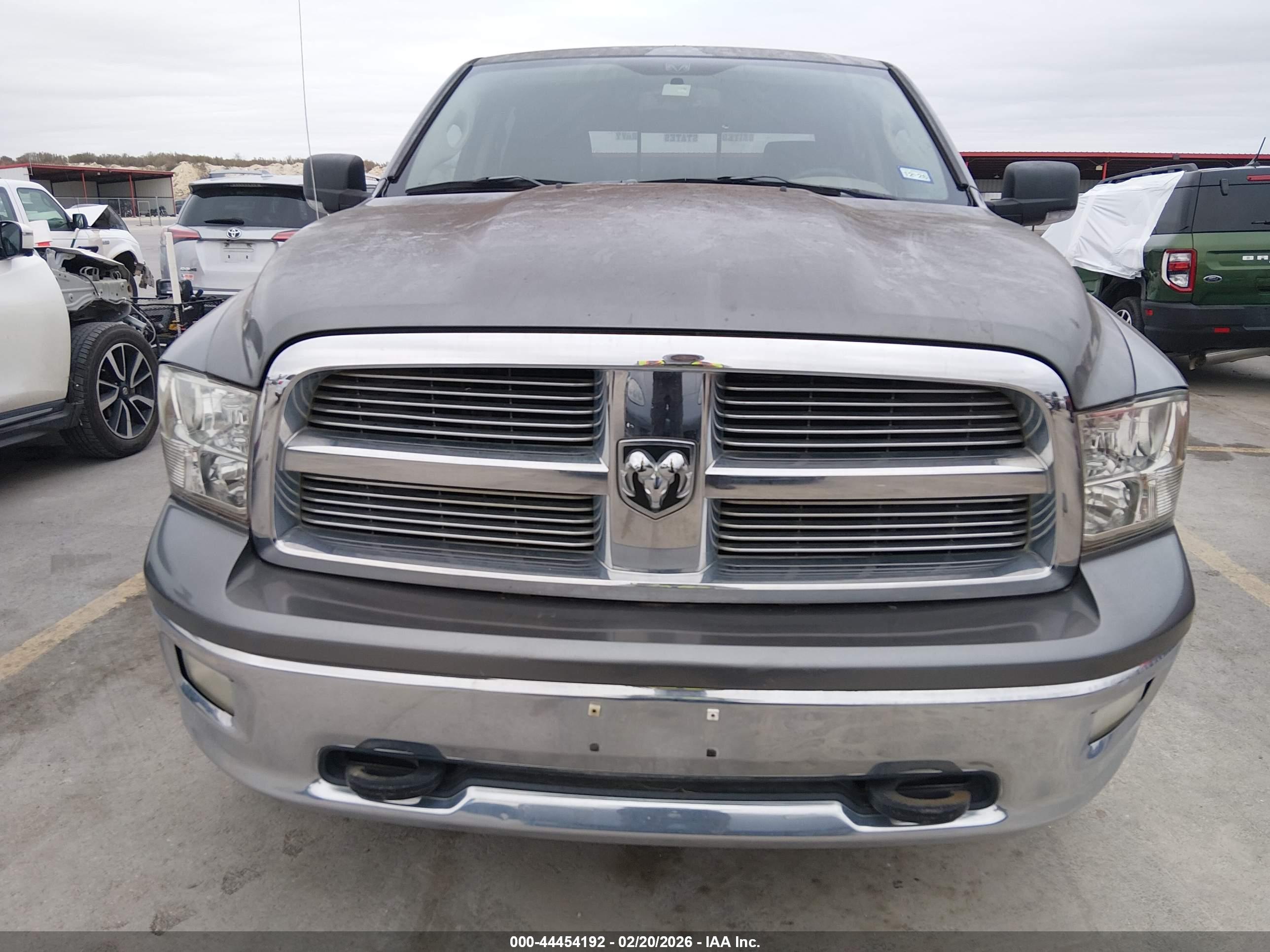 DODGE RAM image 6