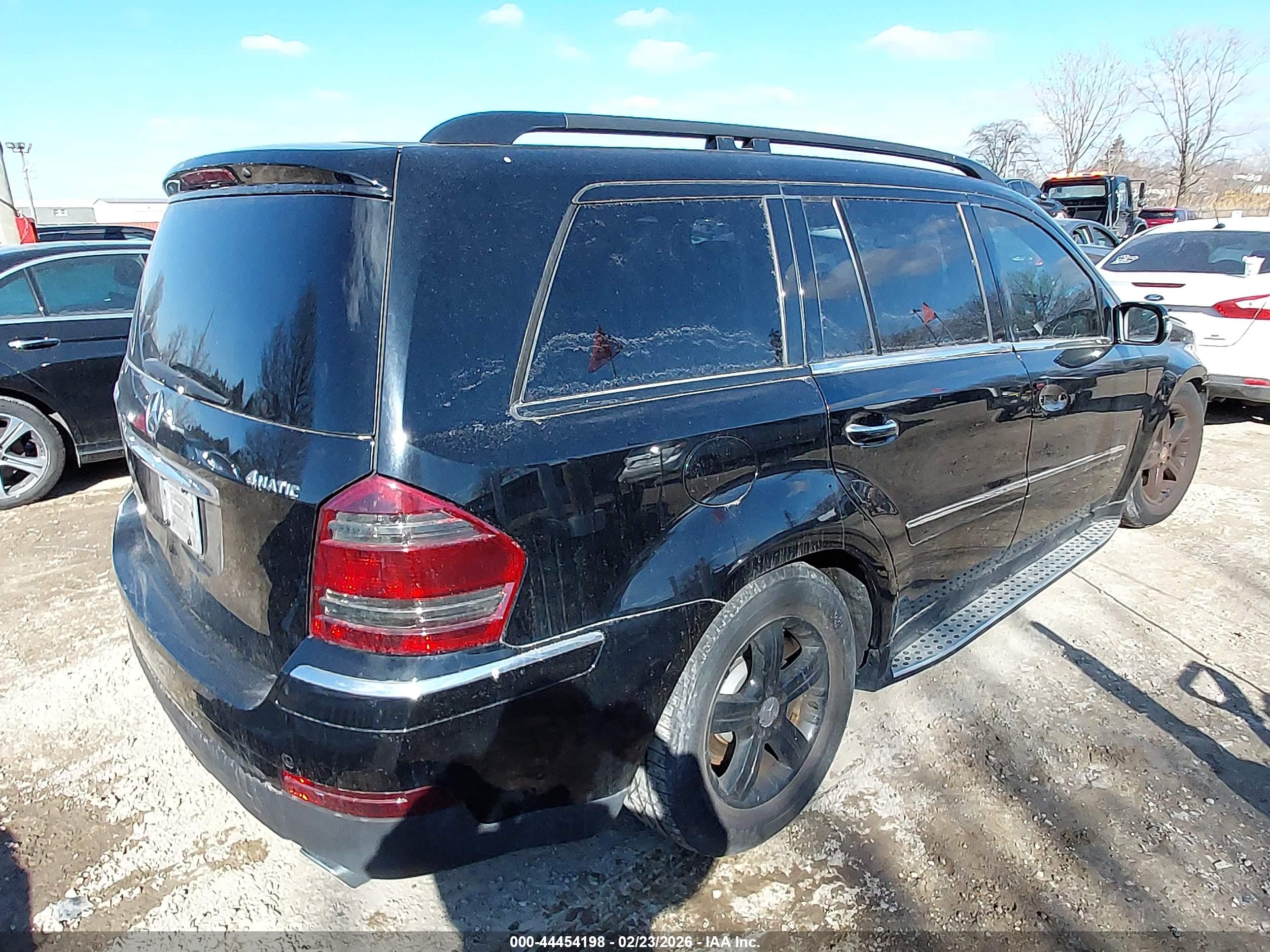 MERCEDES-BENZ GL image 4