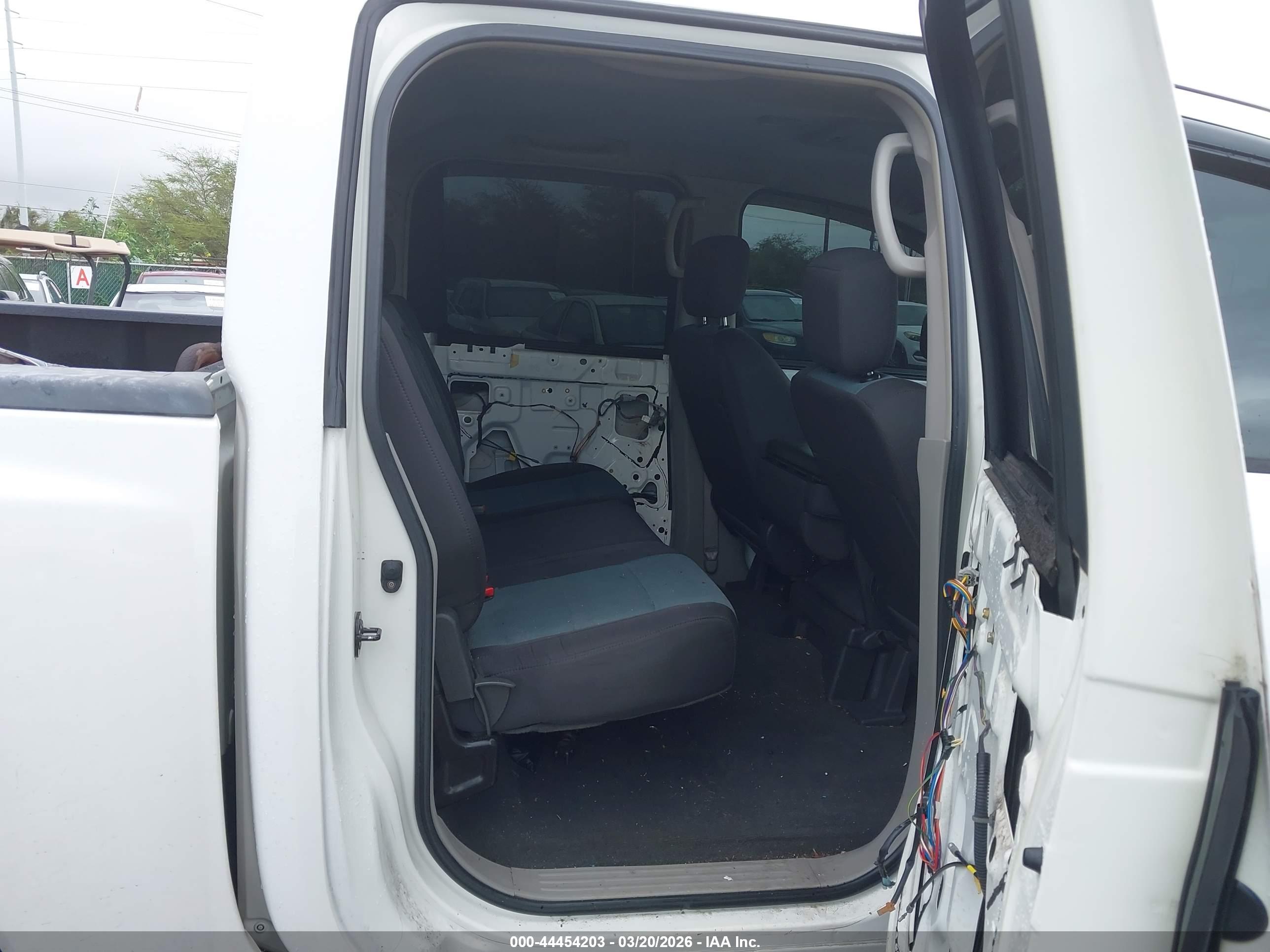 NISSAN TITAN image 8