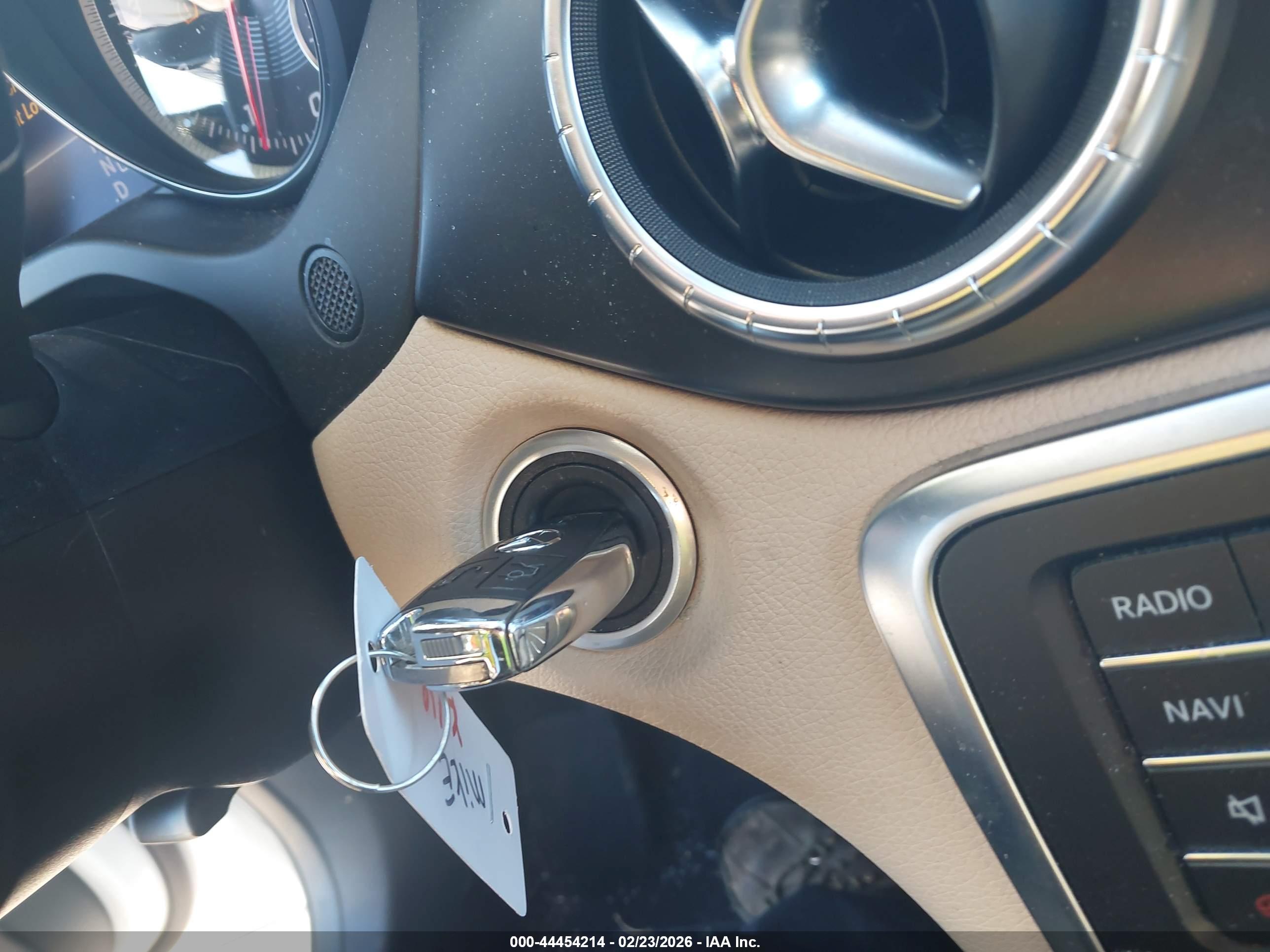 MERCEDES-BENZ CLA image 11