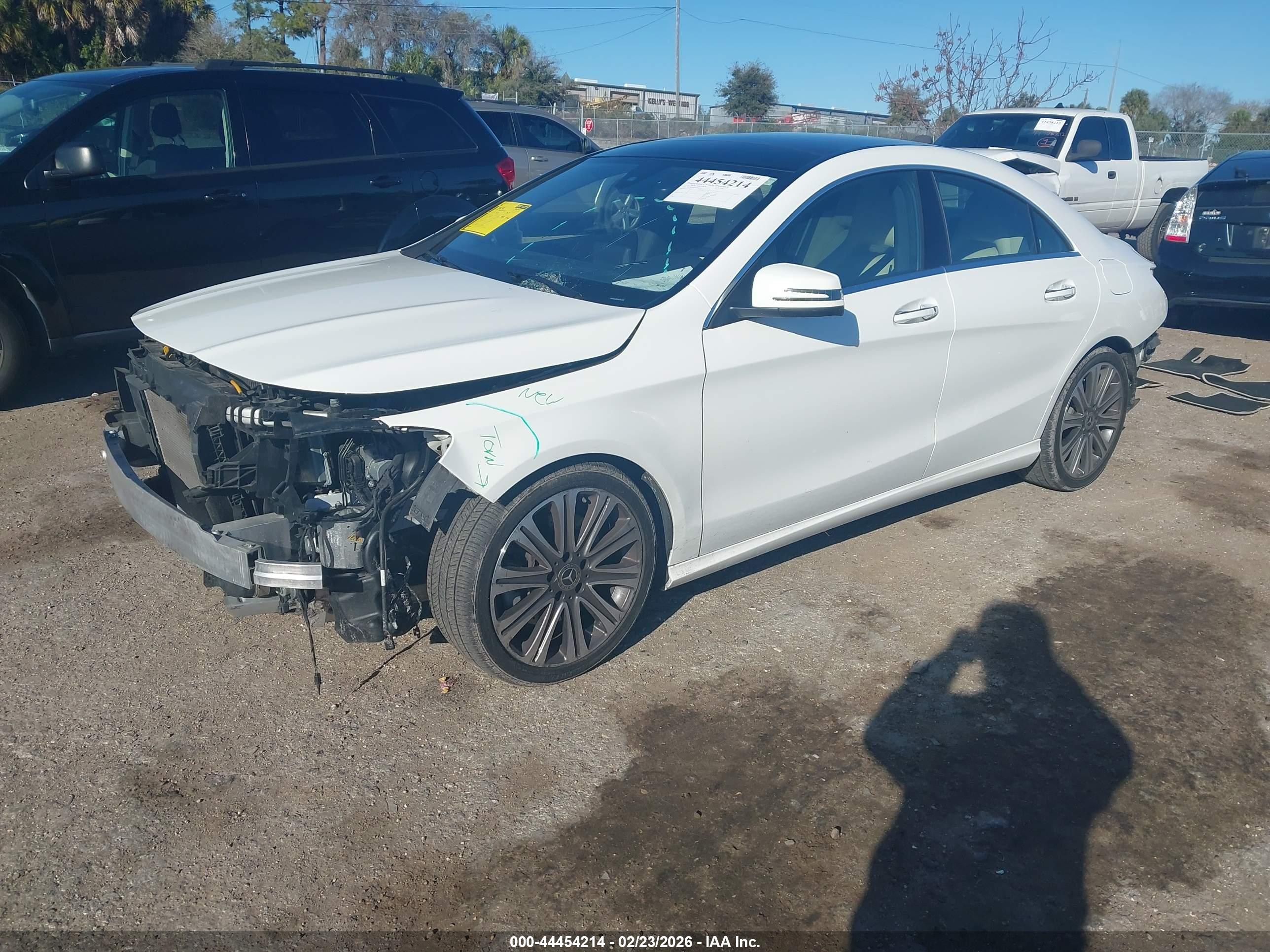 MERCEDES-BENZ CLA image 2