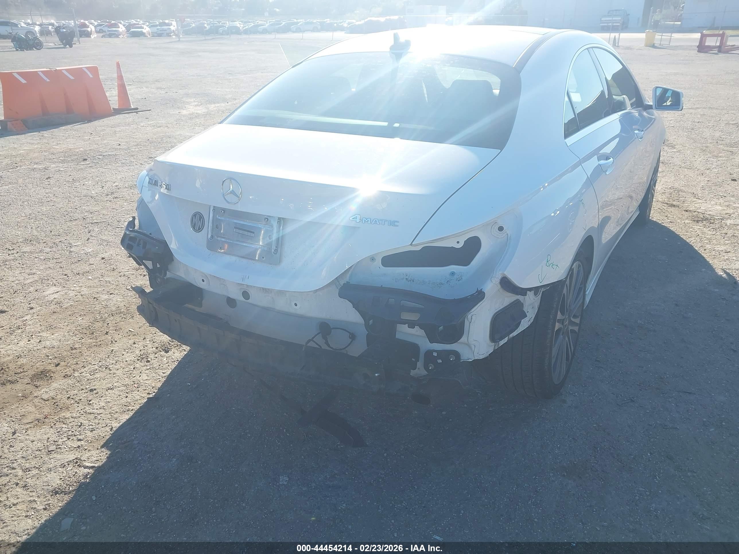 MERCEDES-BENZ CLA image 6
