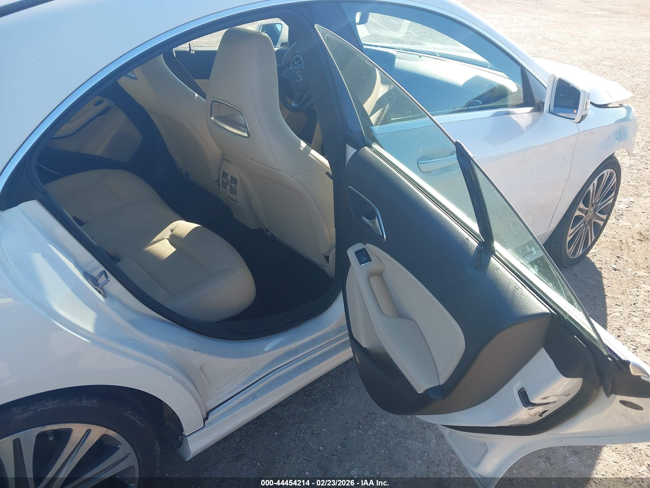 MERCEDES-BENZ CLA image 8