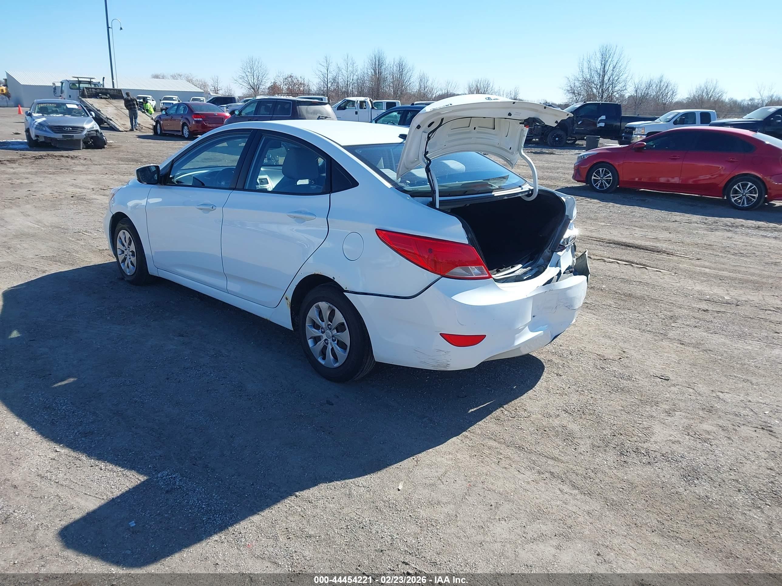 HYUNDAI ACCENT image 3