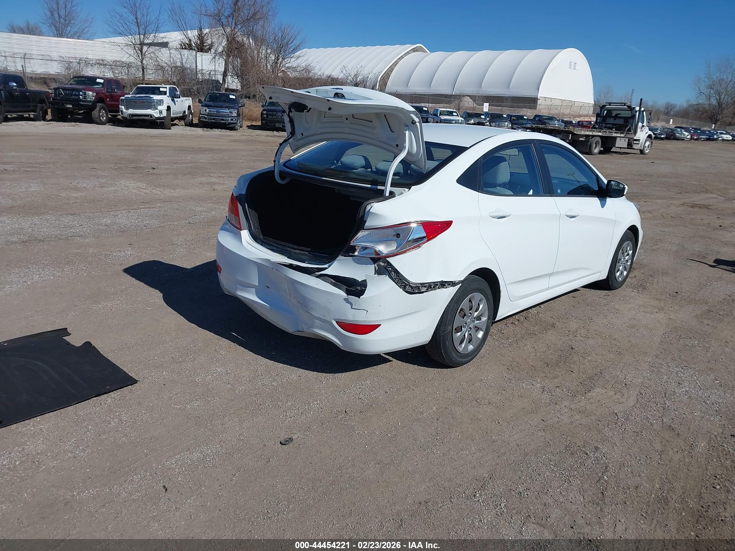 HYUNDAI ACCENT image 4