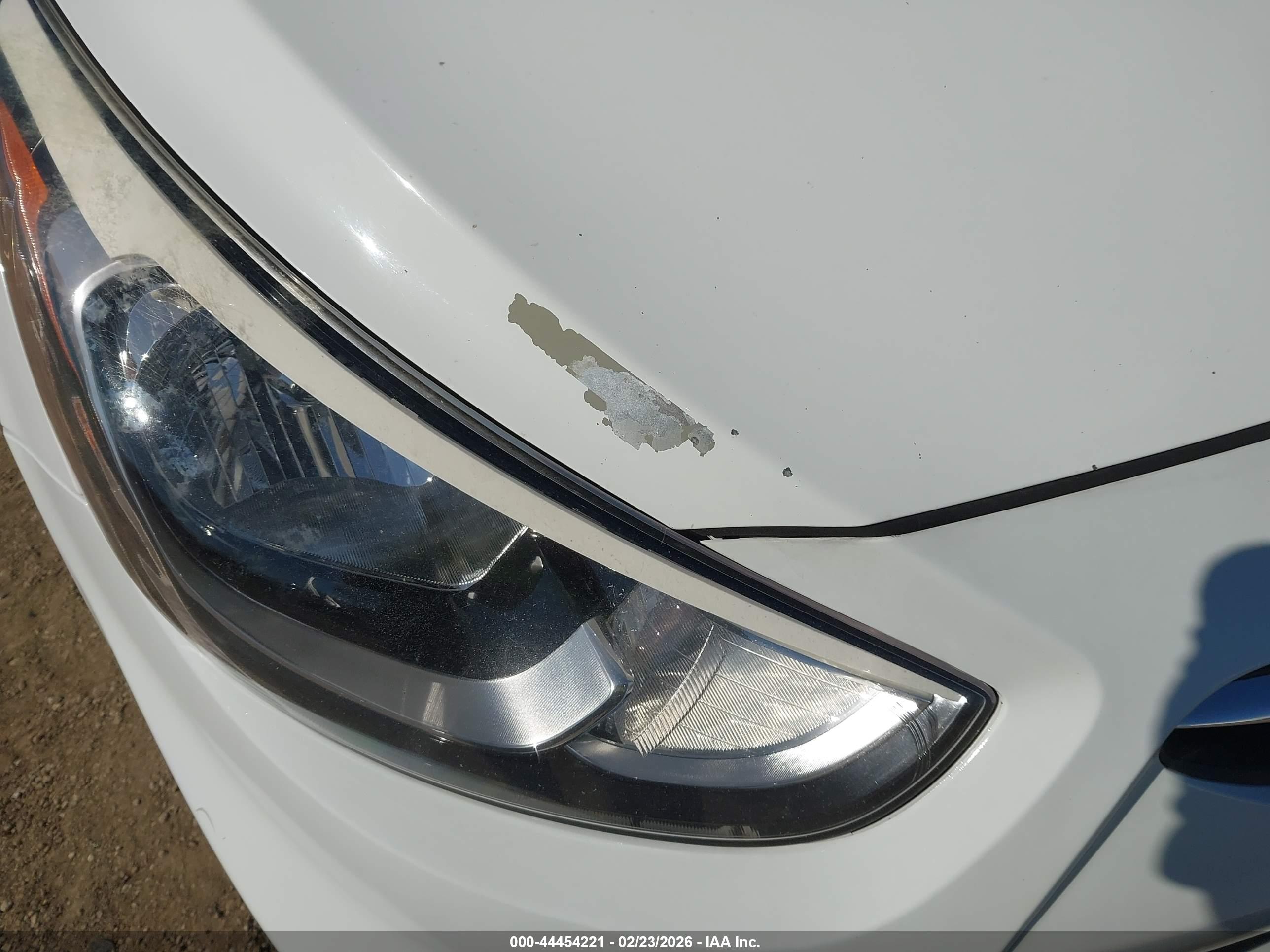 HYUNDAI ACCENT image 6