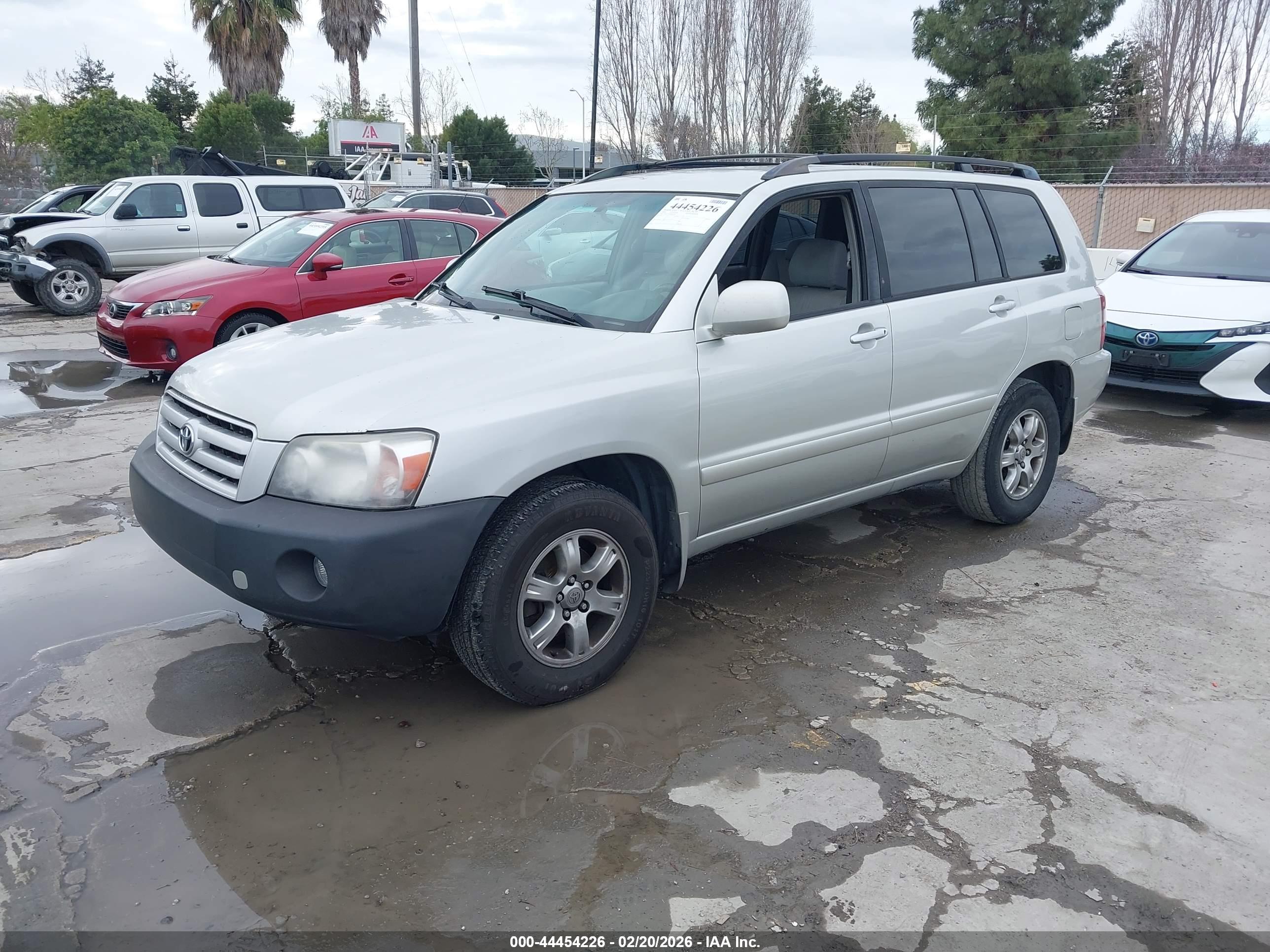TOYOTA HIGHLANDER image 2