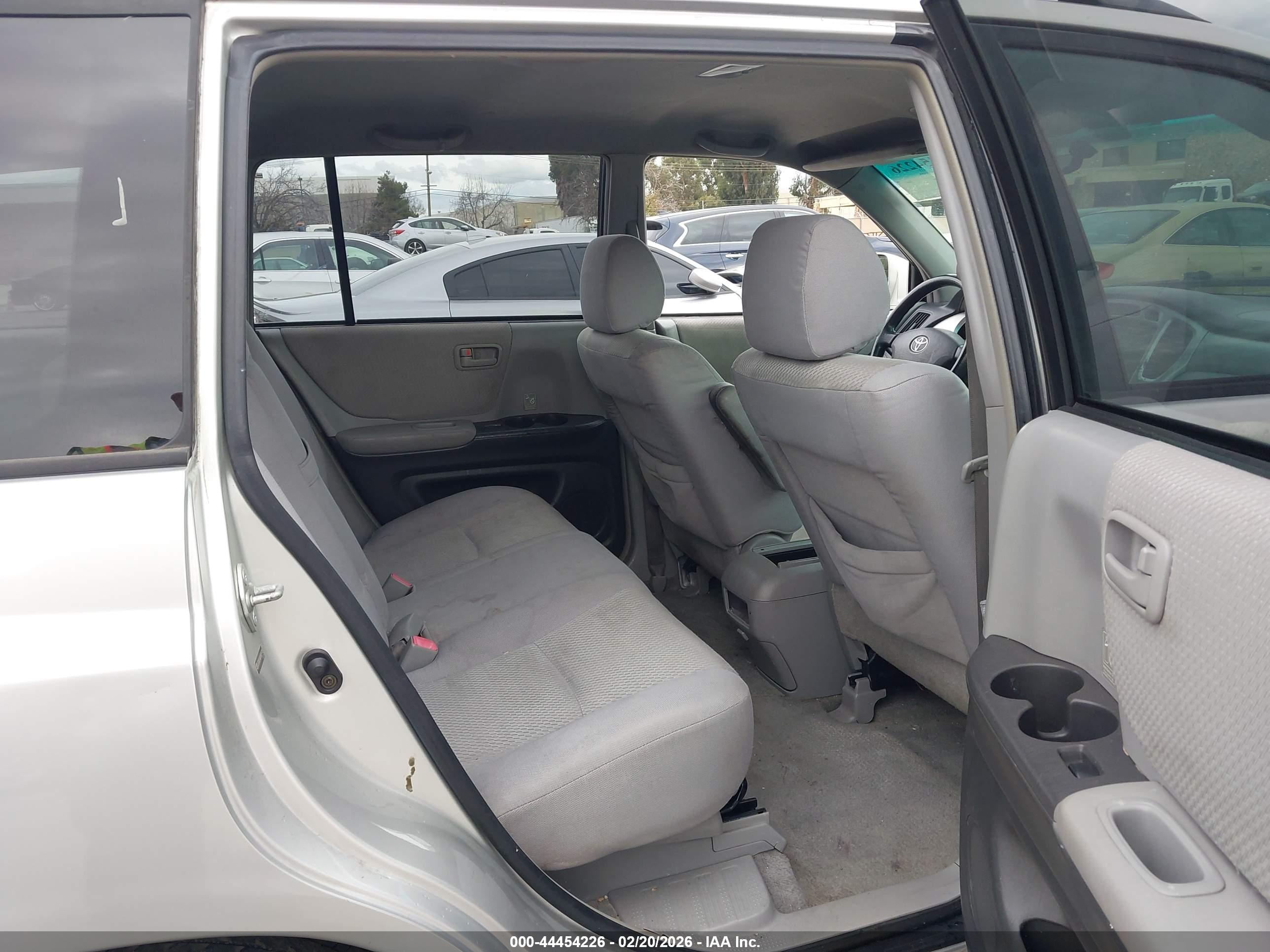 TOYOTA HIGHLANDER image 8