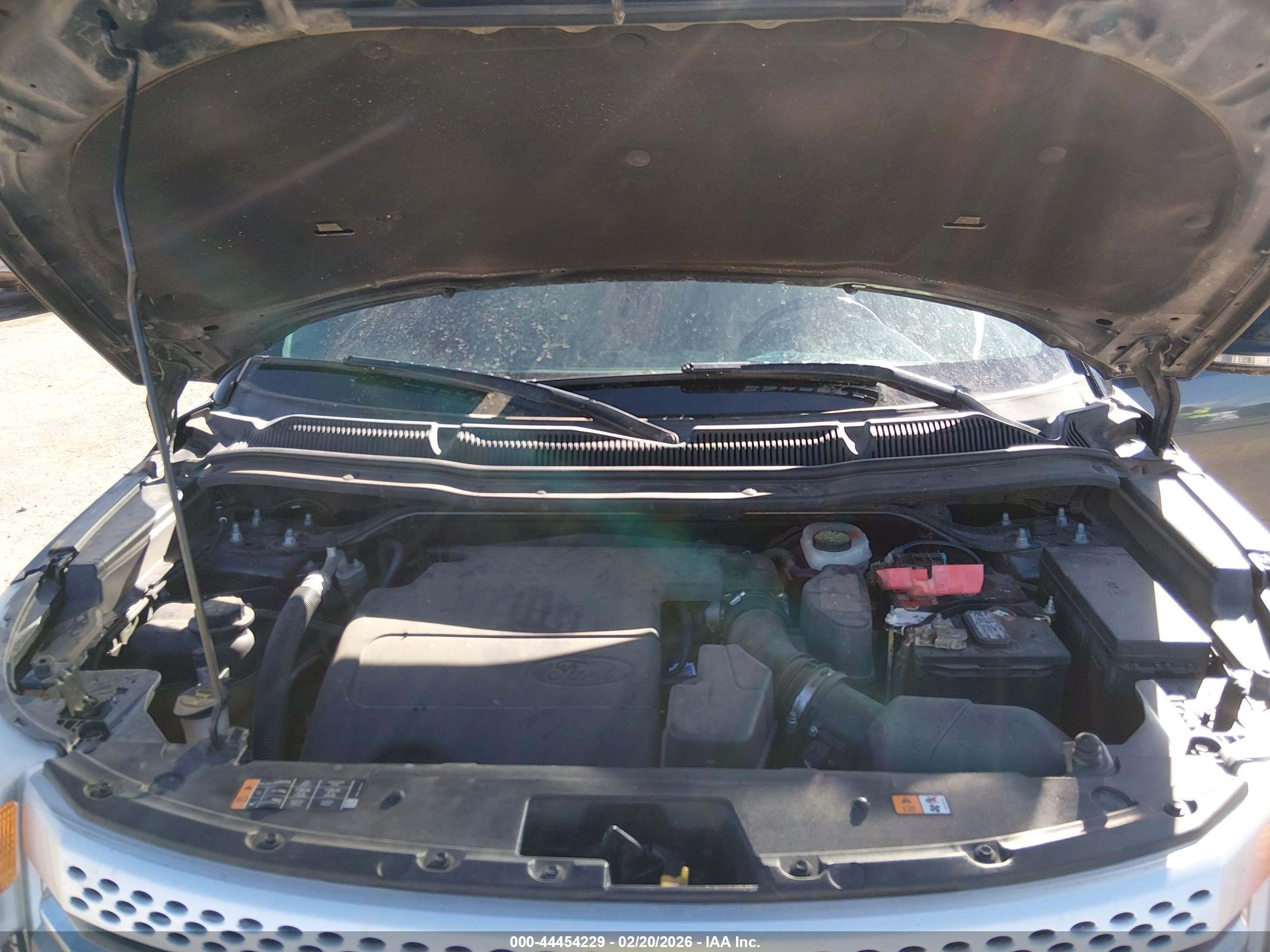 FORD EXPLORER image 10
