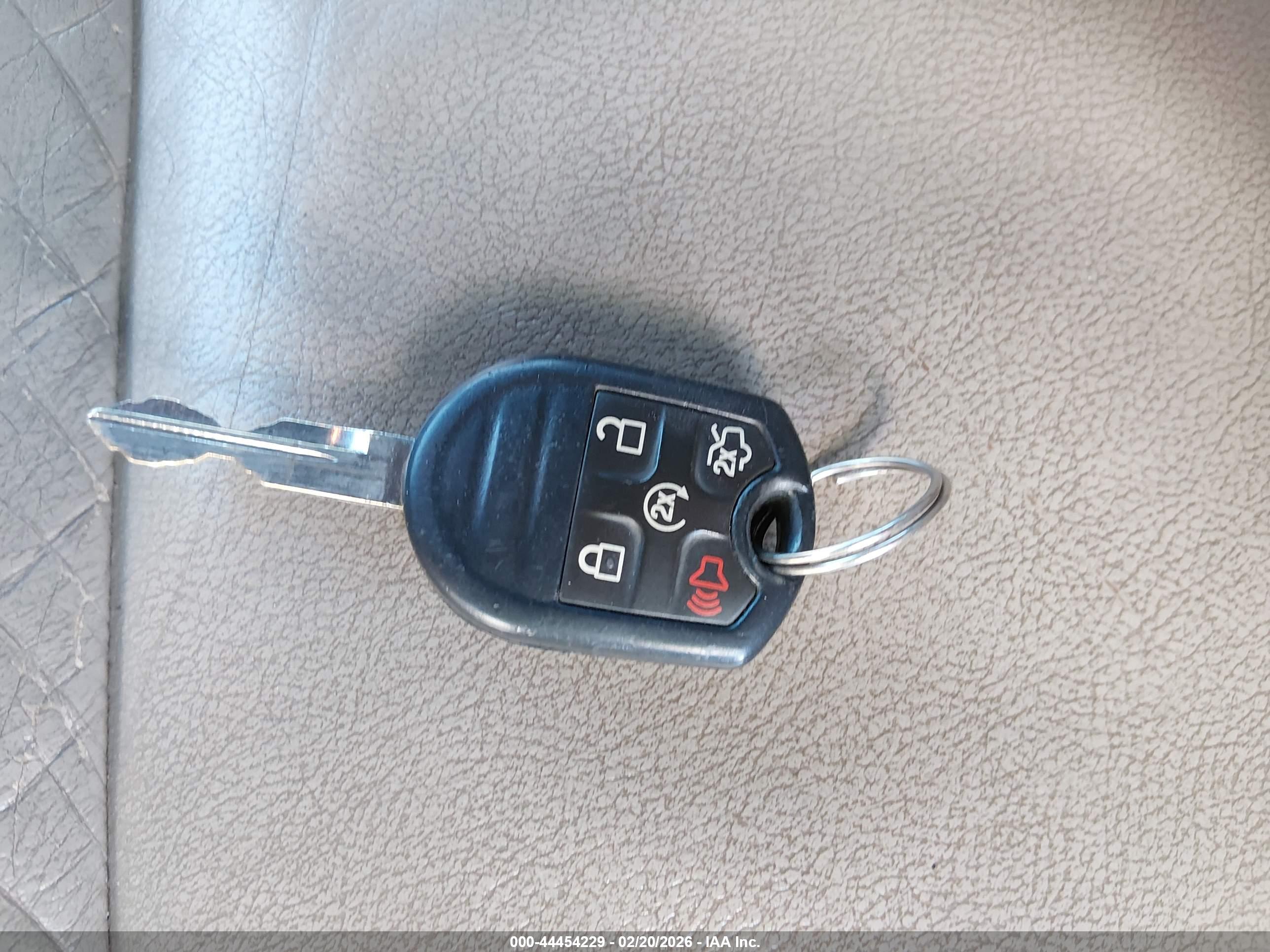 FORD EXPLORER image 11