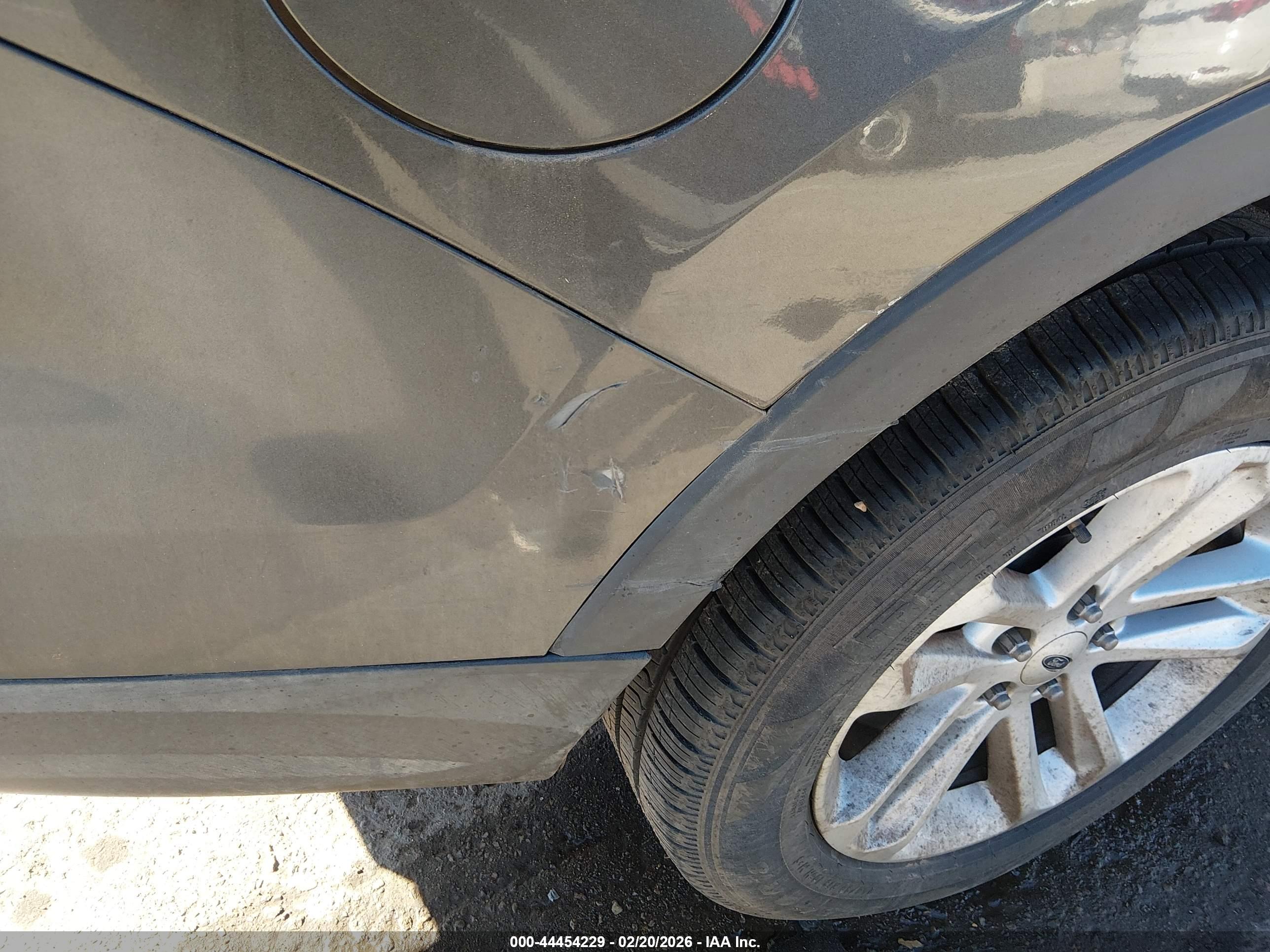 FORD EXPLORER image 6