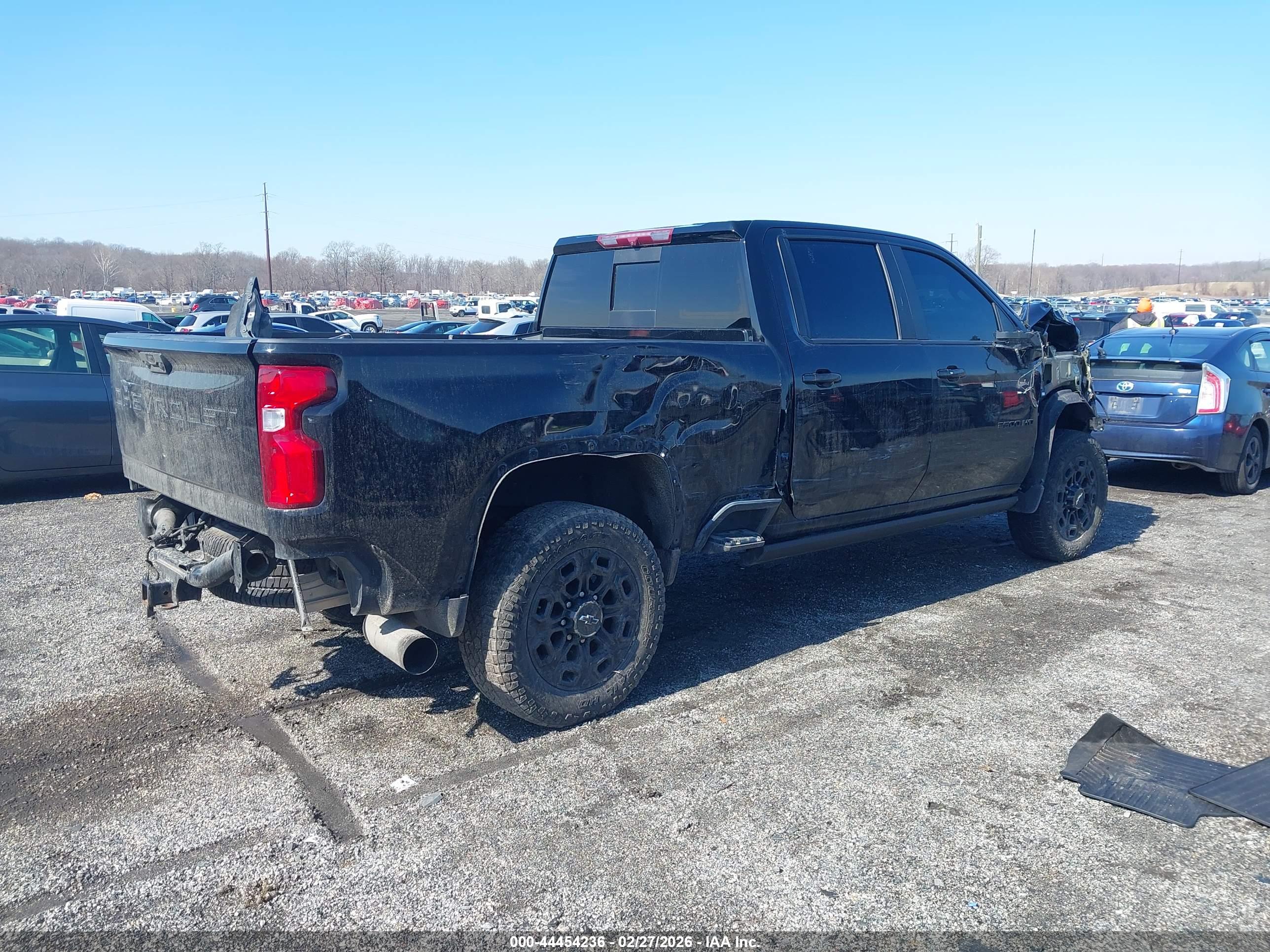 CHEVROLET SILVERADO image 4