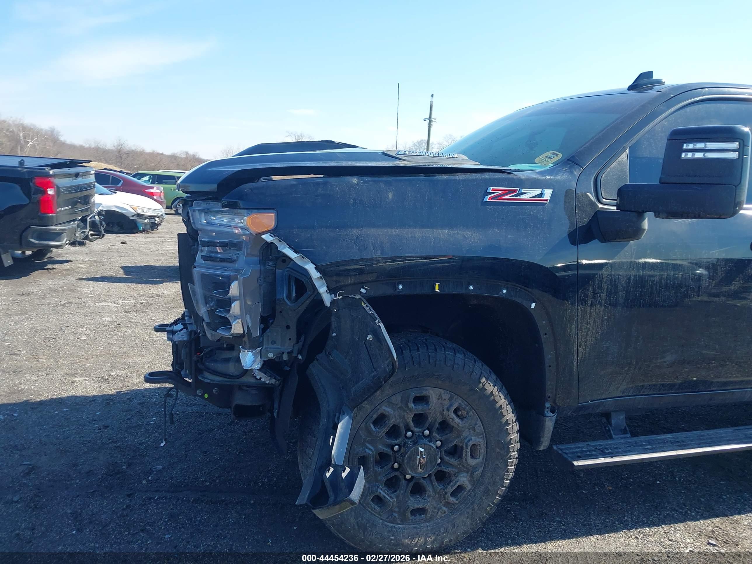 CHEVROLET SILVERADO image 6