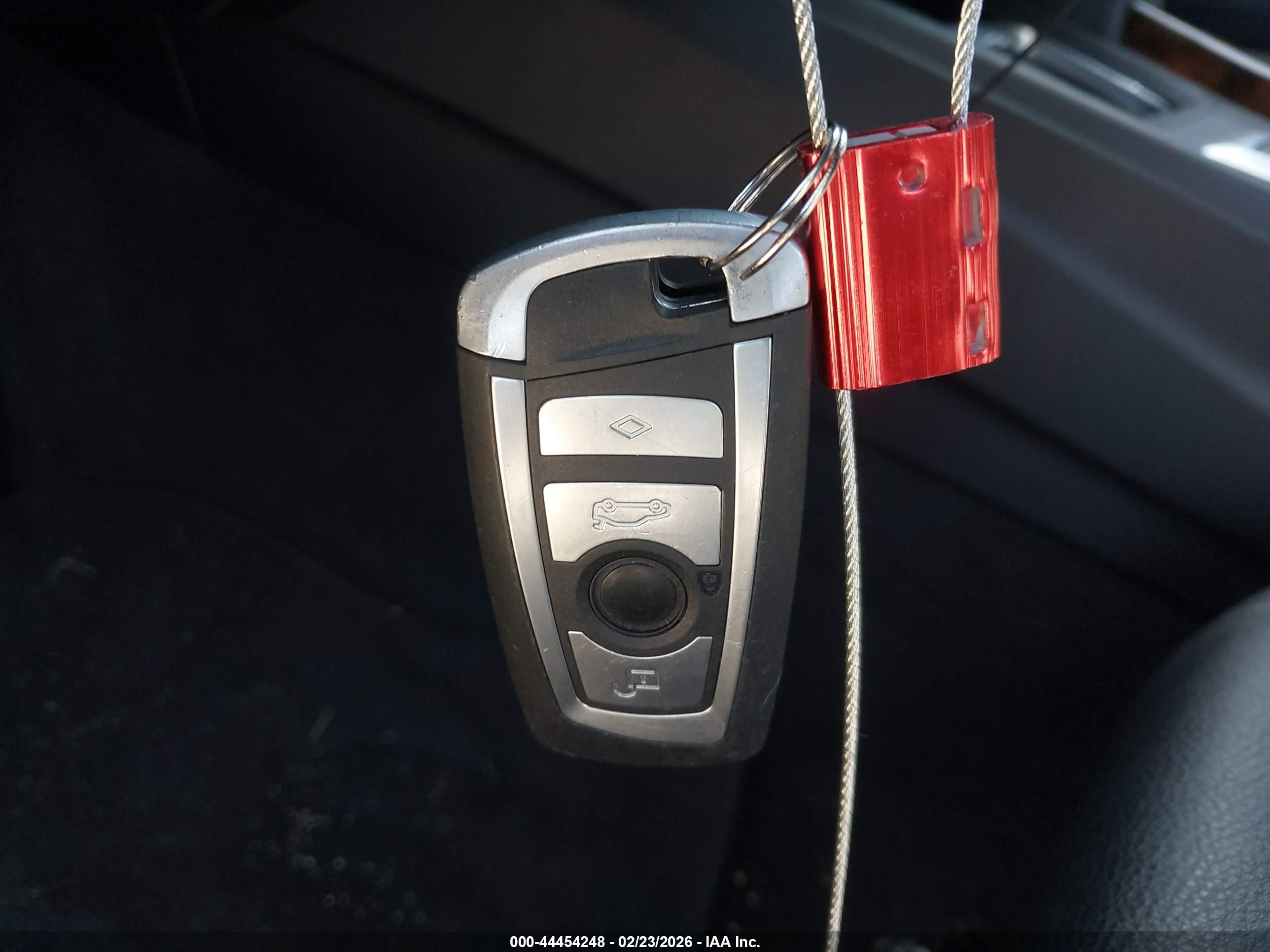 BMW 320I image 11