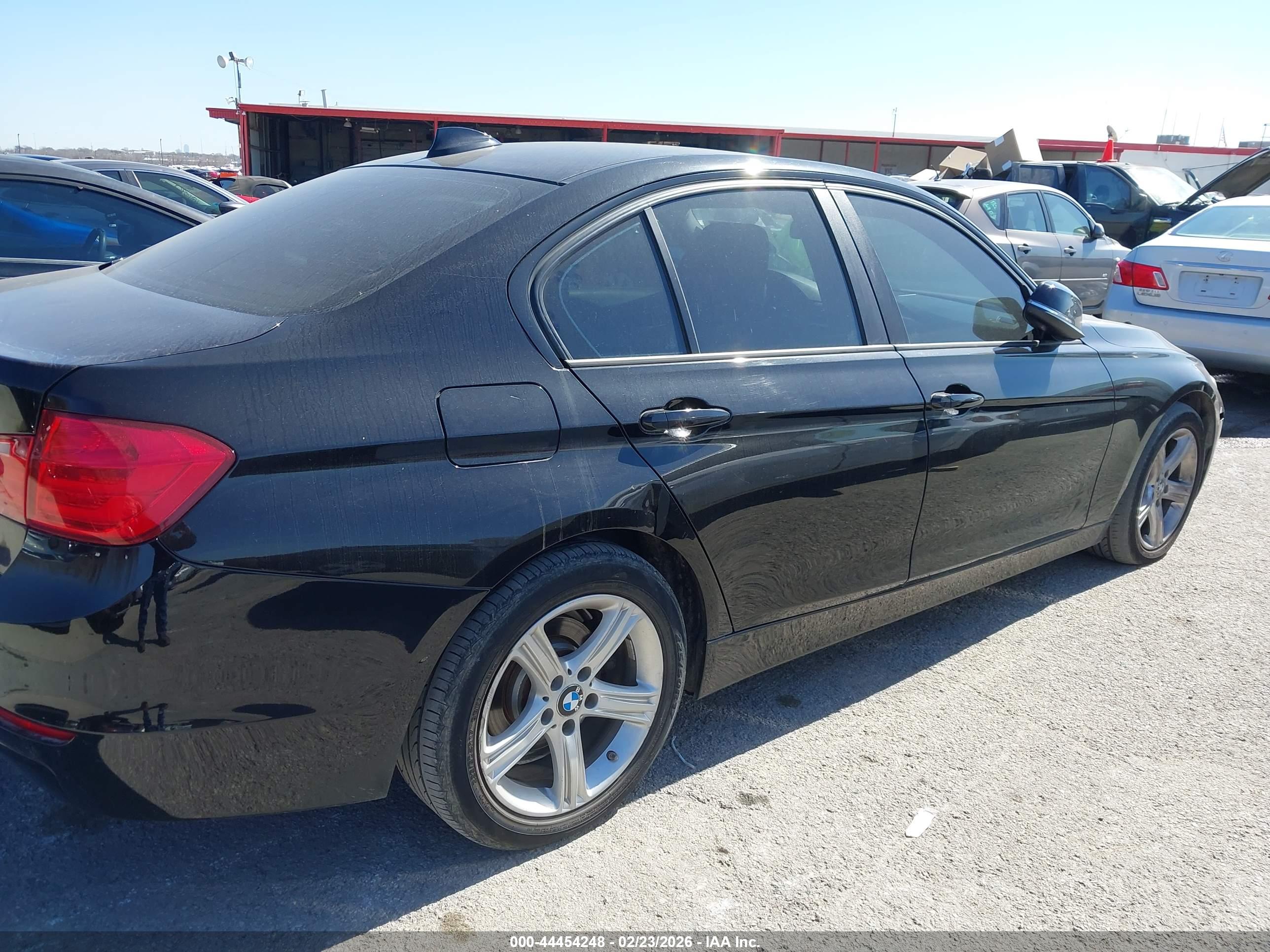 BMW 320I image 6