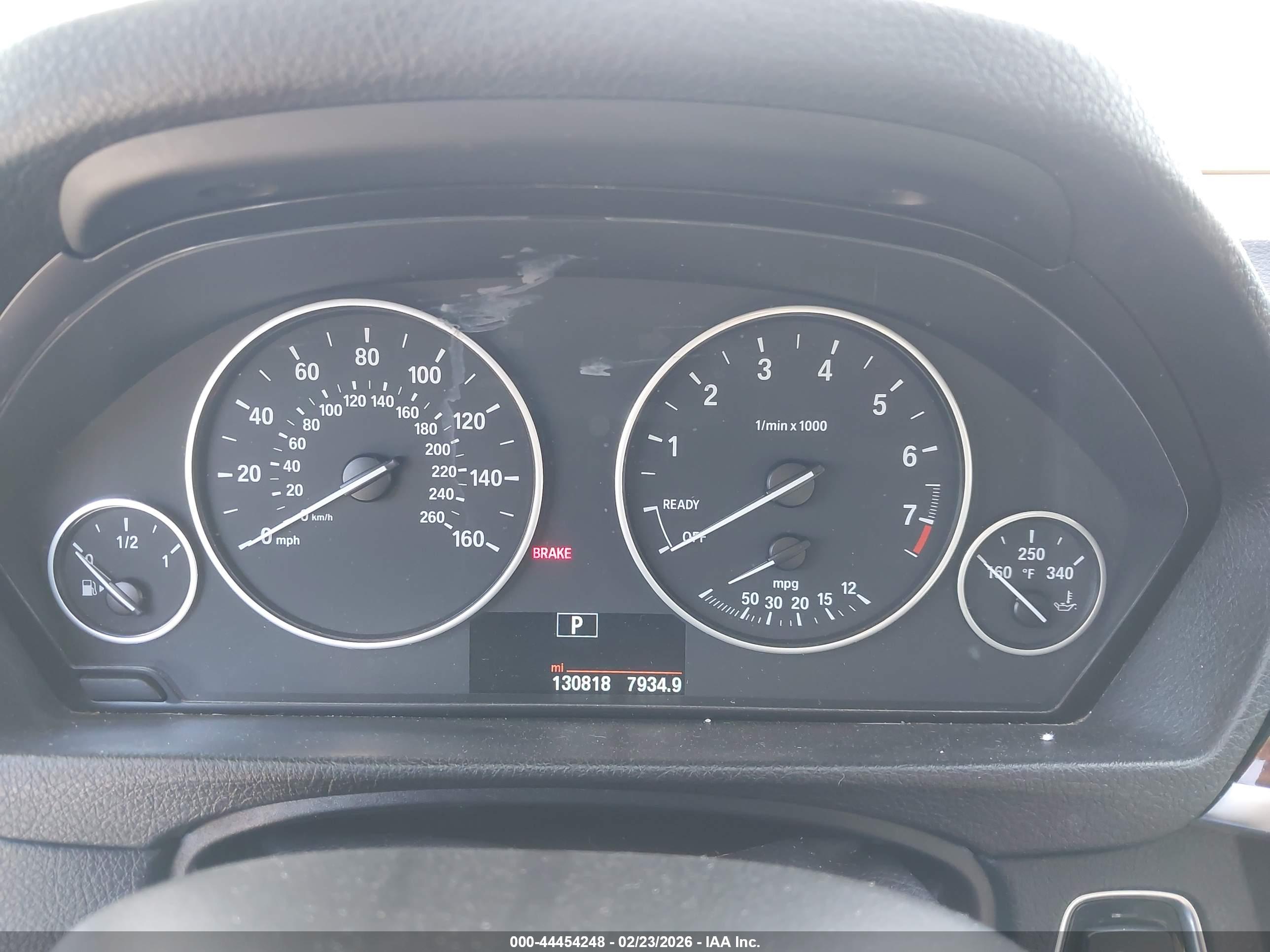 BMW 320I image 7