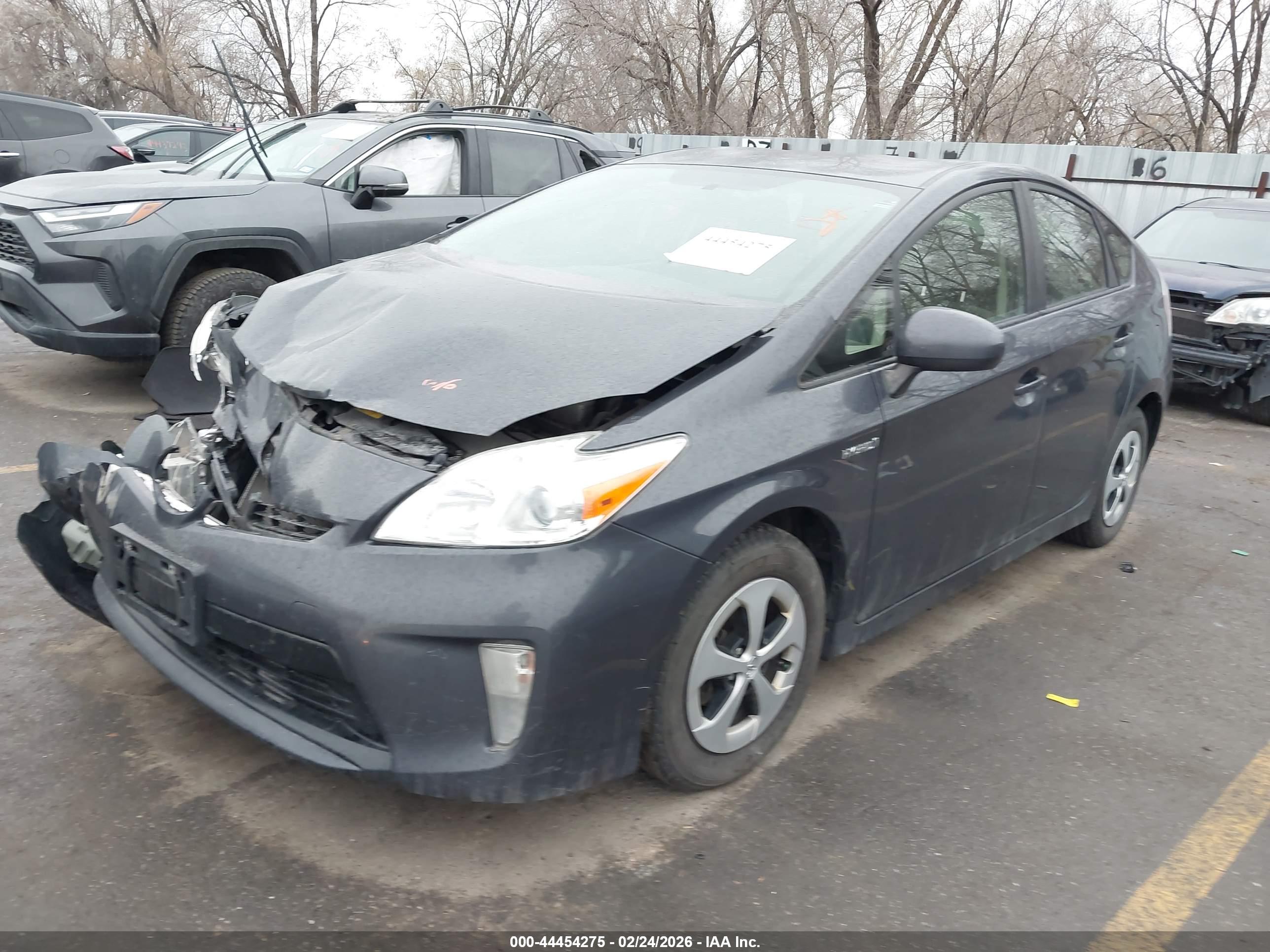 TOYOTA PRIUS image 2