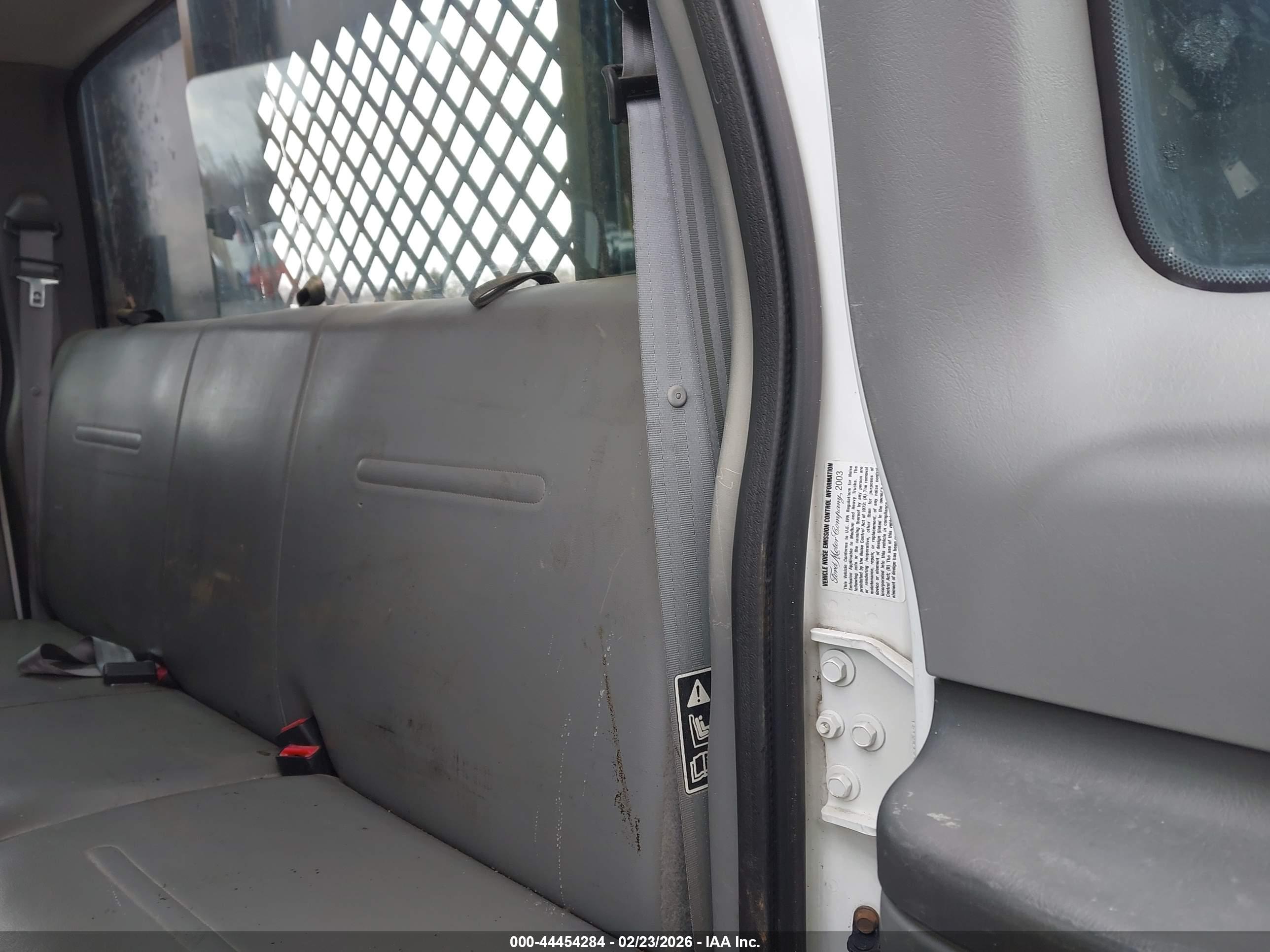 FORD F-550 image 7