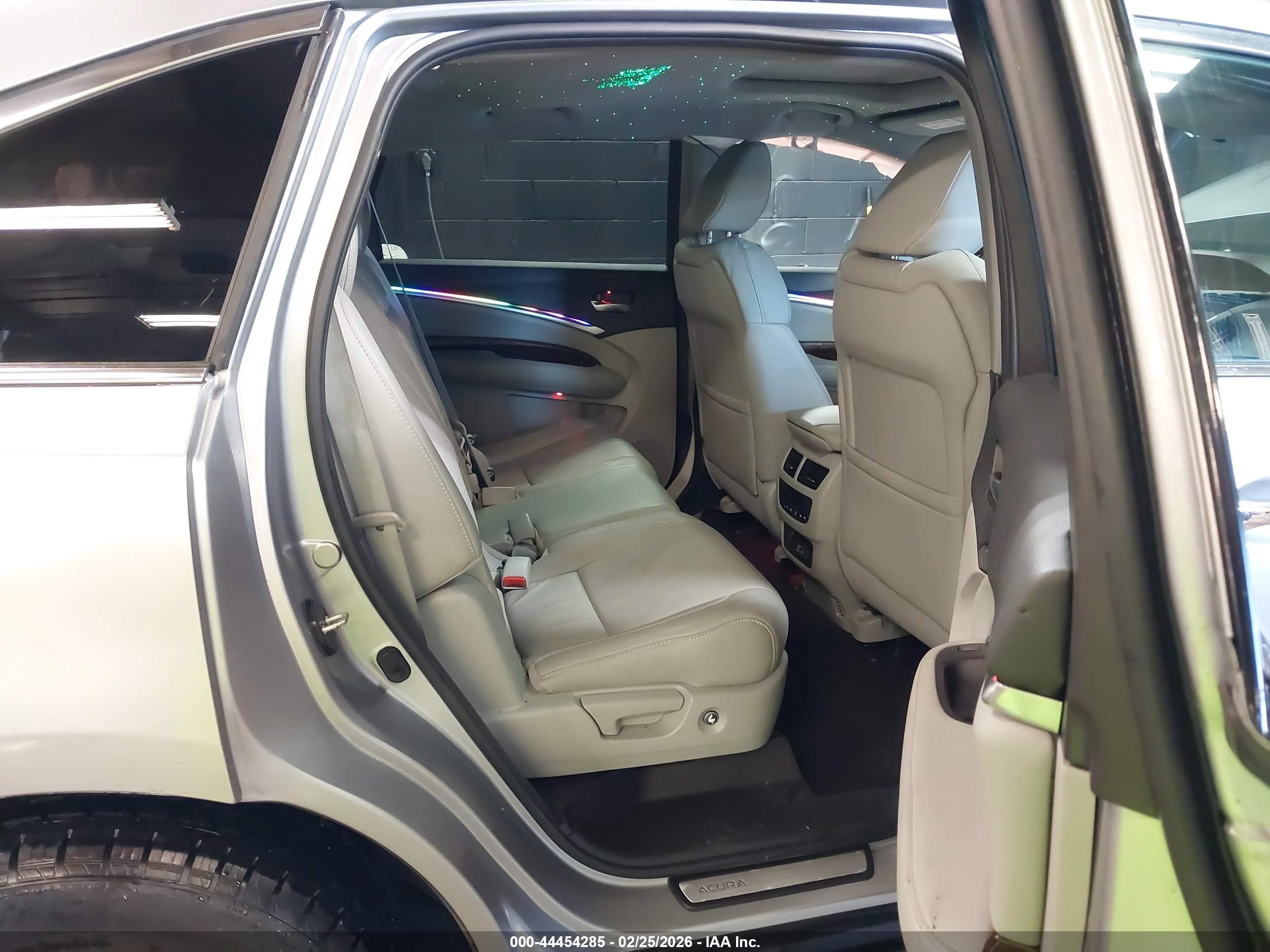 ACURA MDX image 8