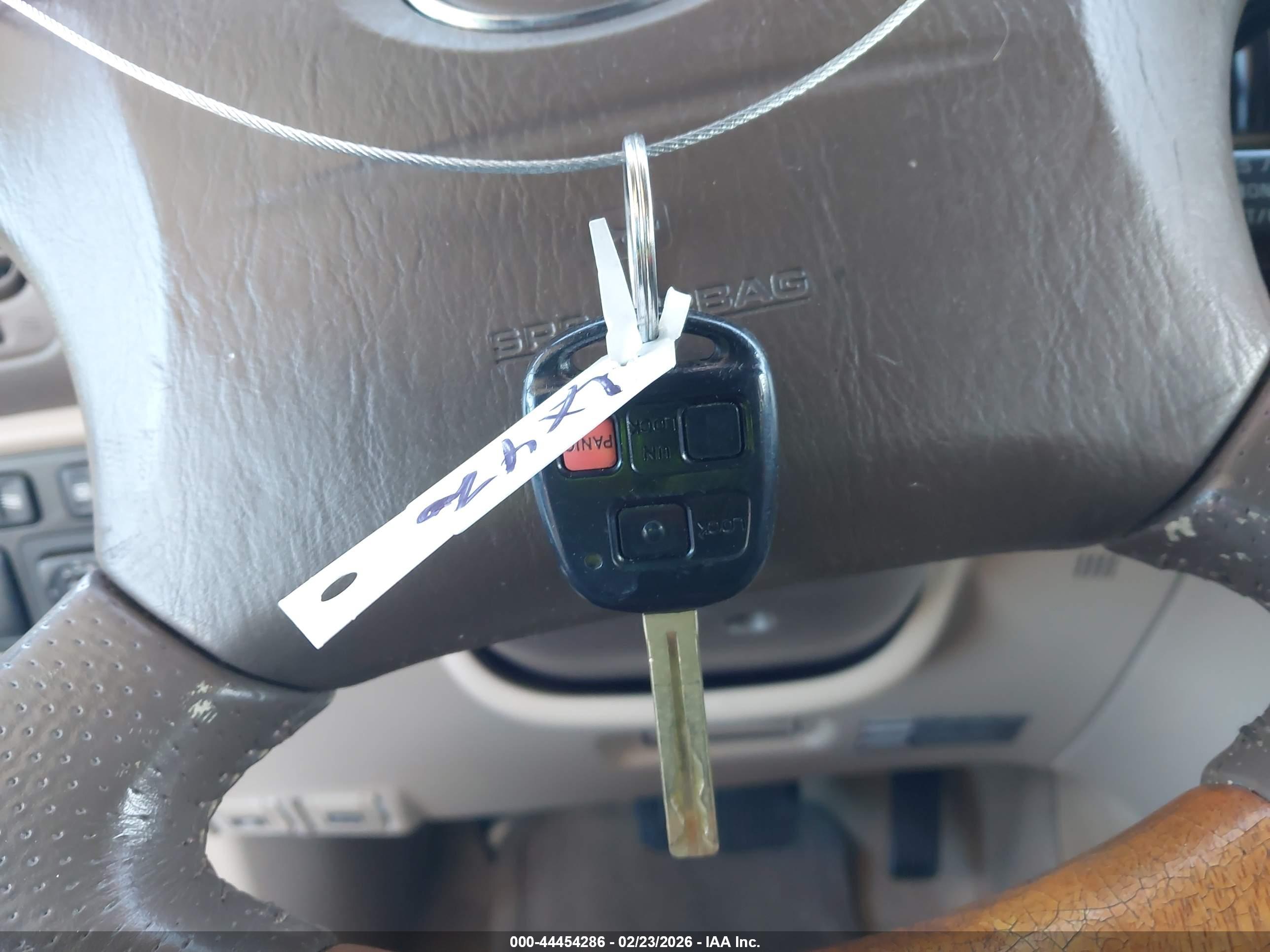 LEXUS LX image 11