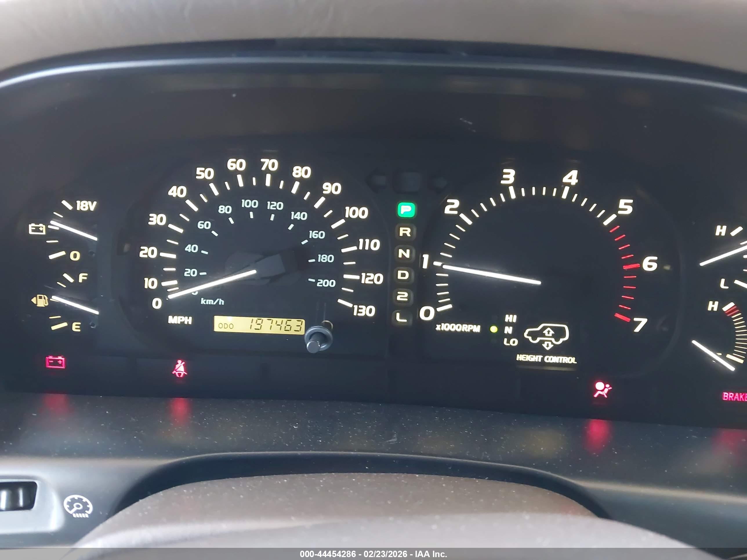 LEXUS LX image 7