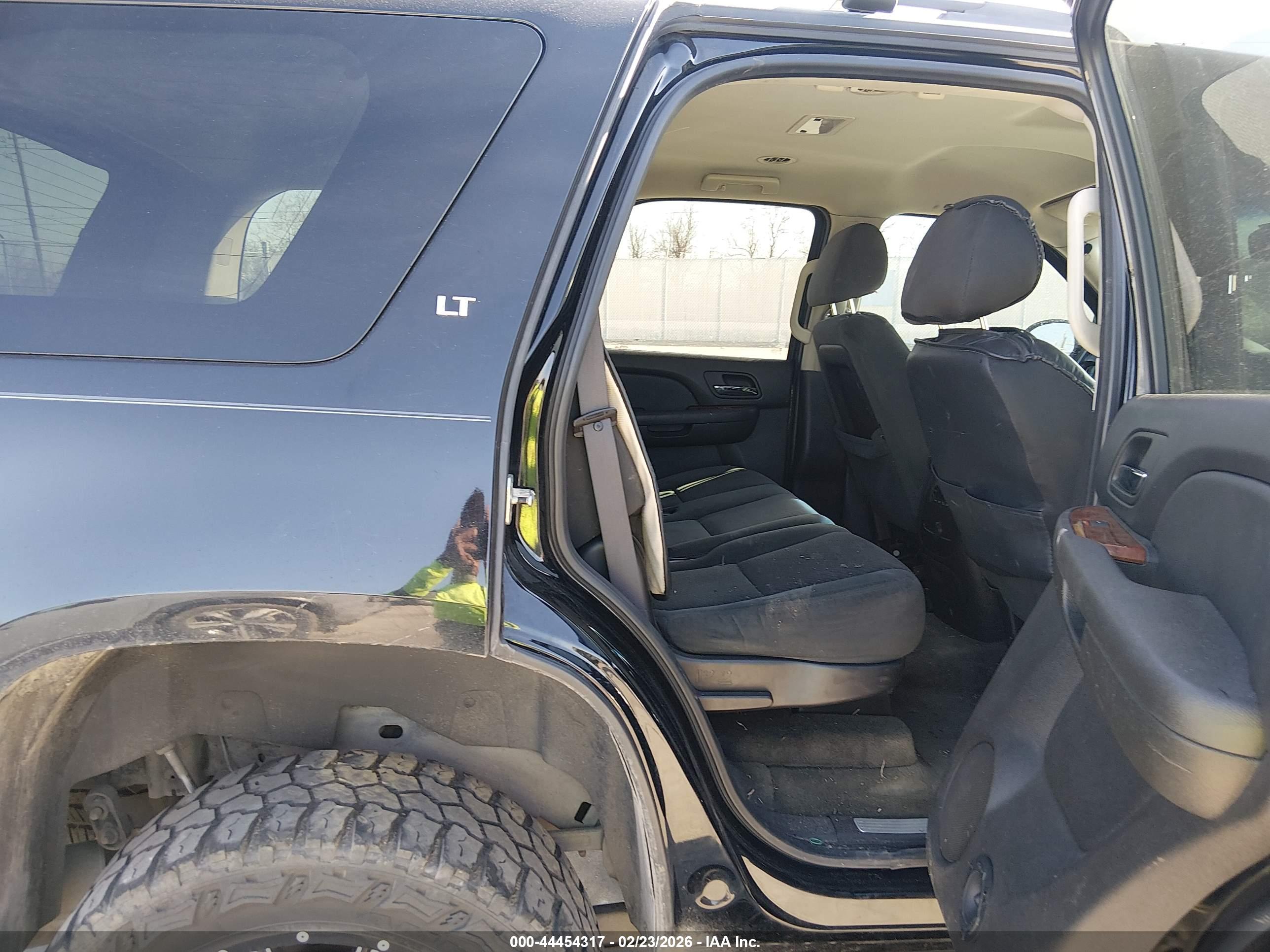 CHEVROLET TAHOE image 8