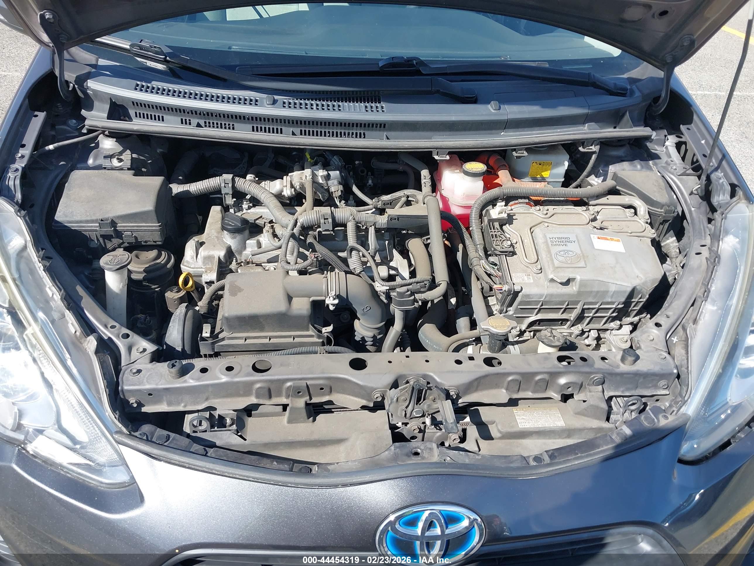 TOYOTA PRIUS image 10
