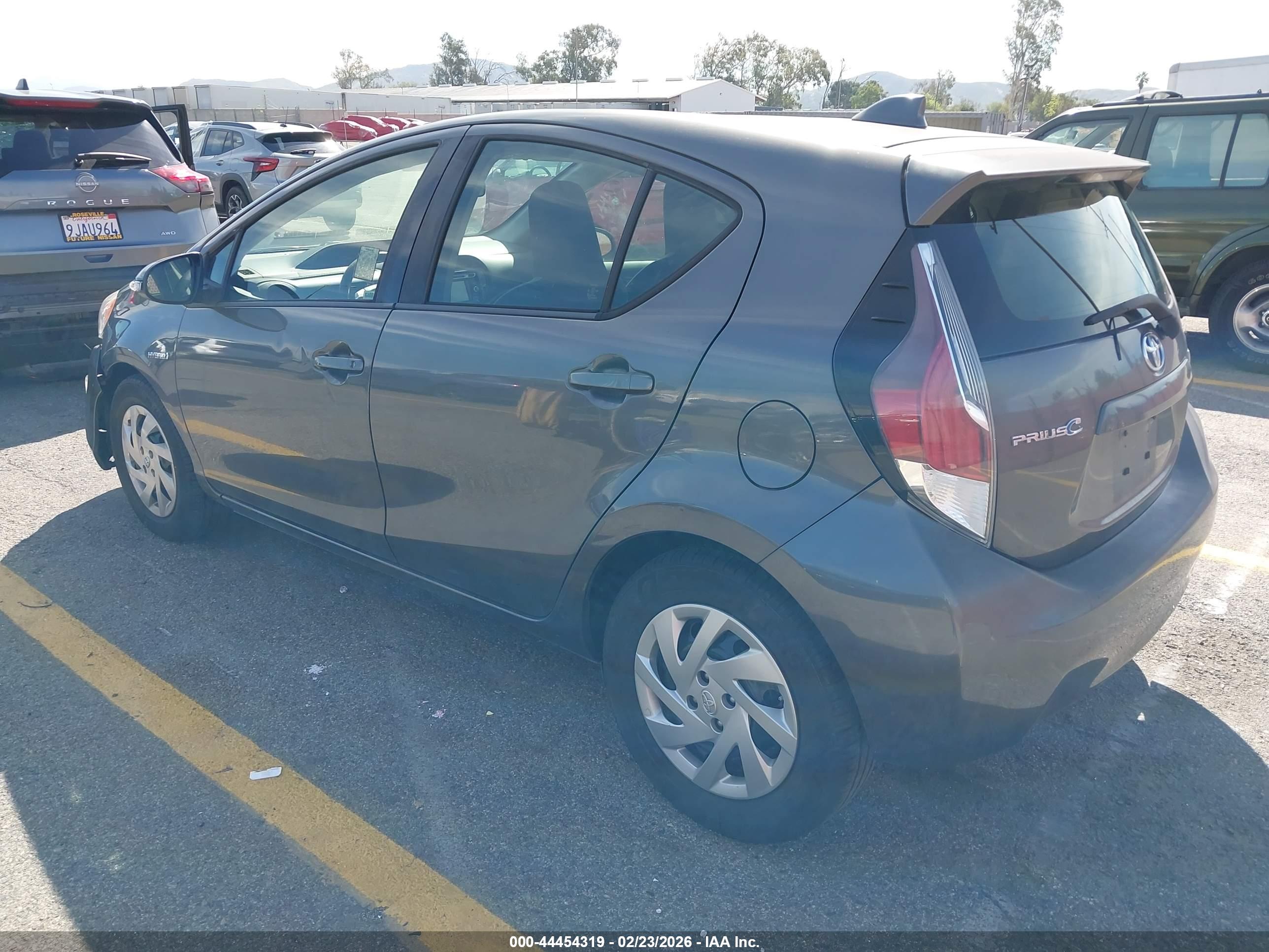 TOYOTA PRIUS image 3