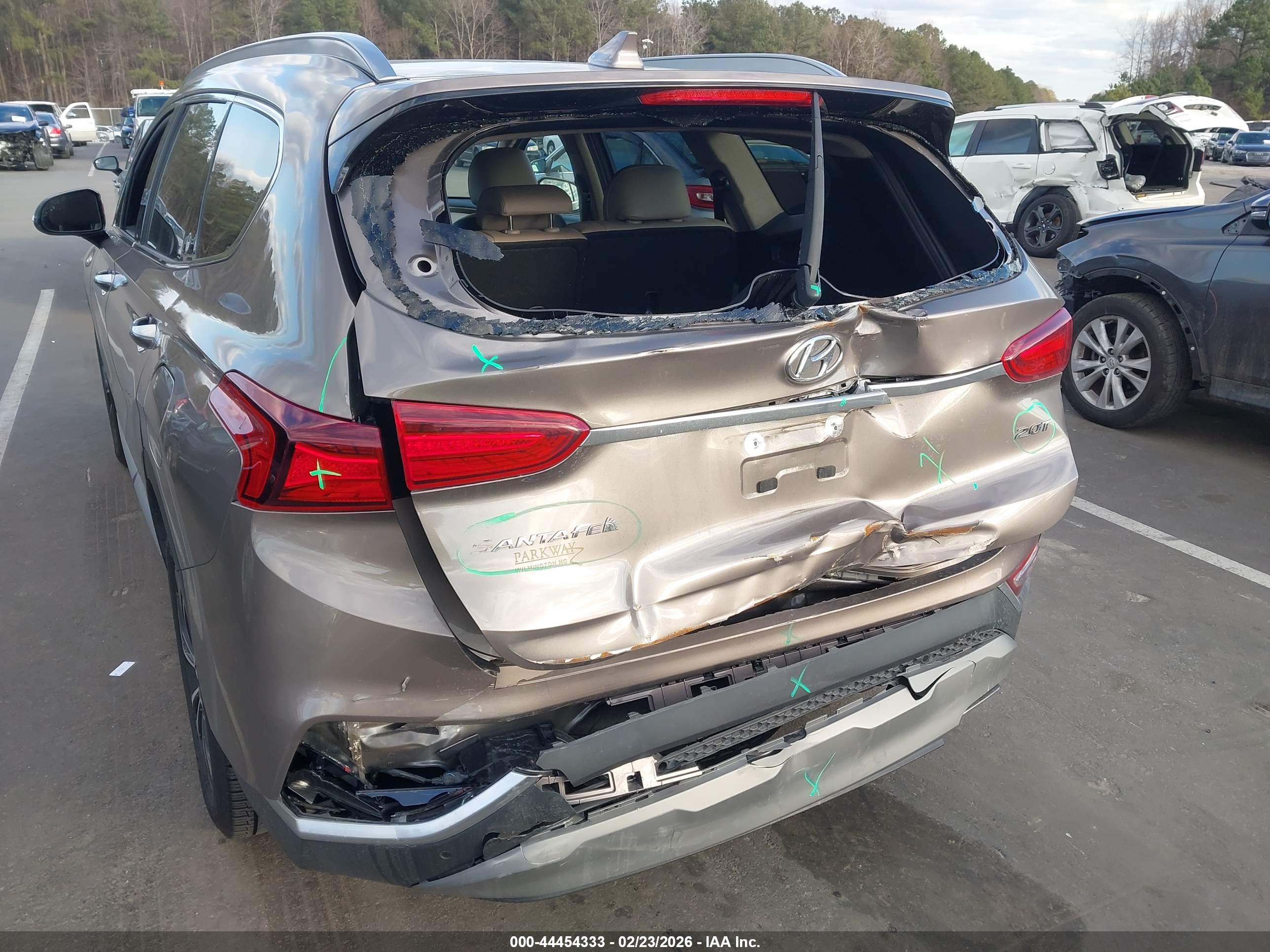 HYUNDAI SANTA image 6