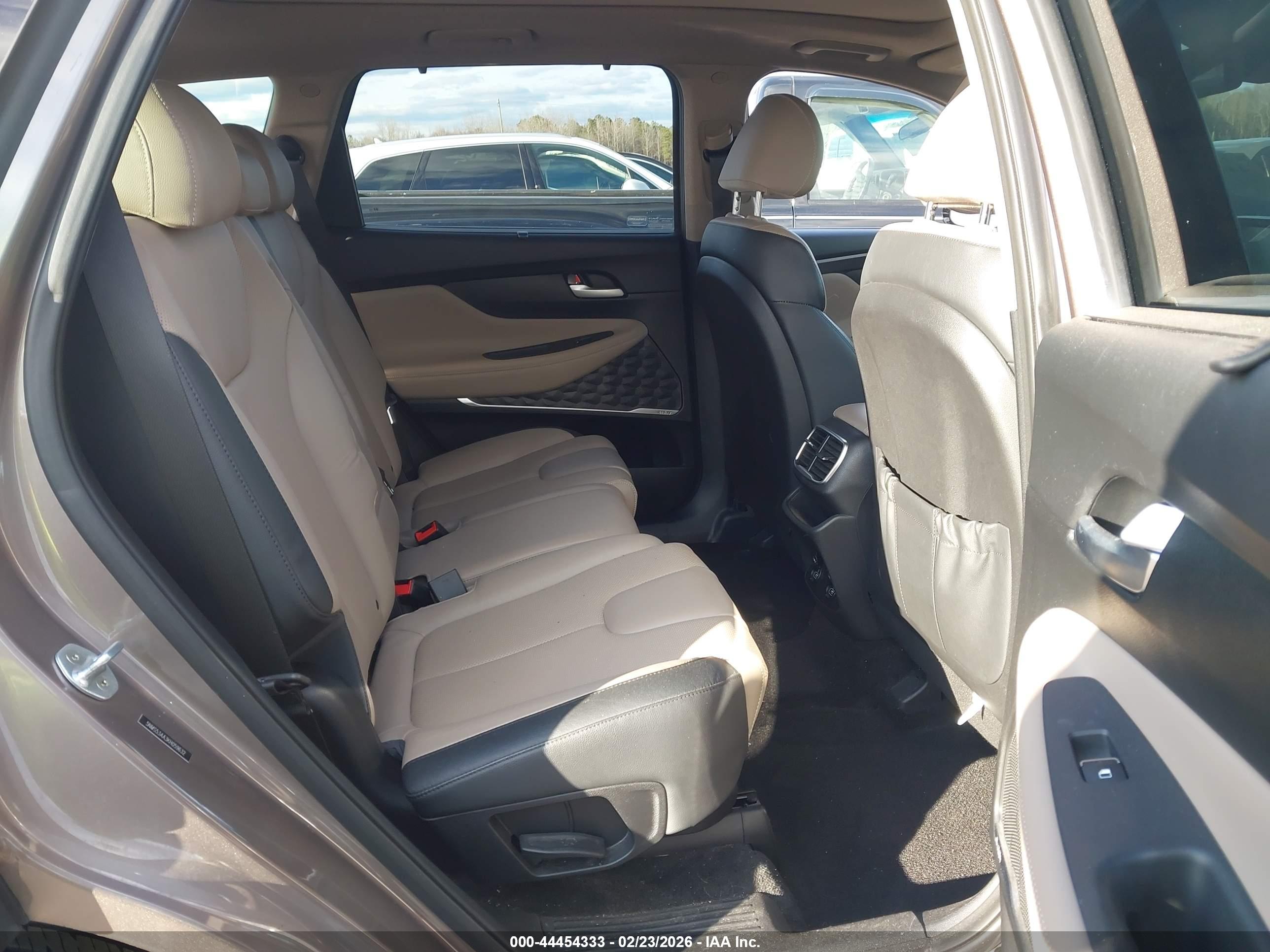HYUNDAI SANTA image 8