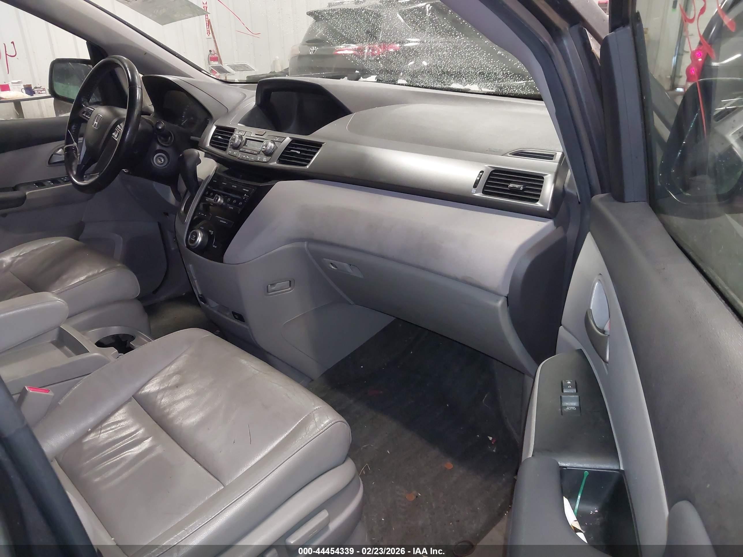 HONDA ODYSSEY image 5