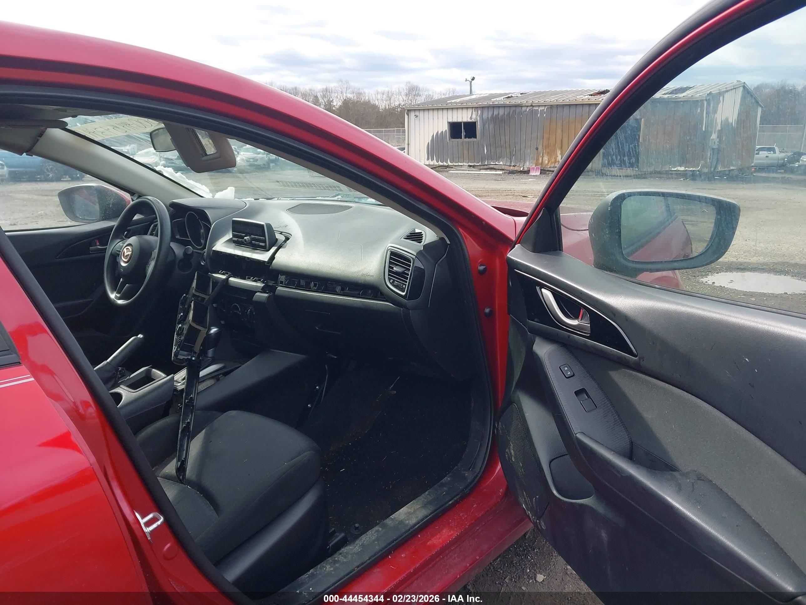 MAZDA MAZDA3 image 5