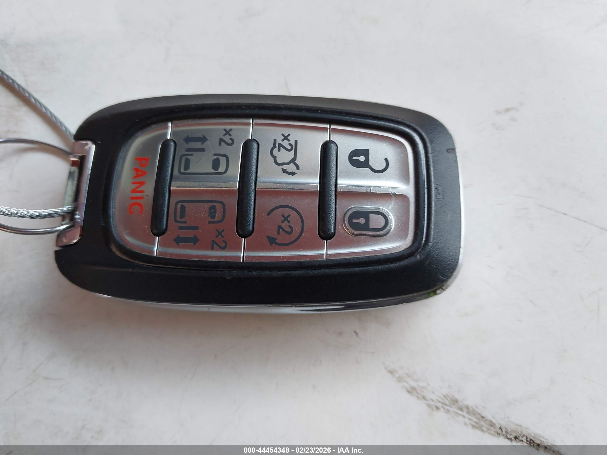 CHRYSLER PACIFICA image 11