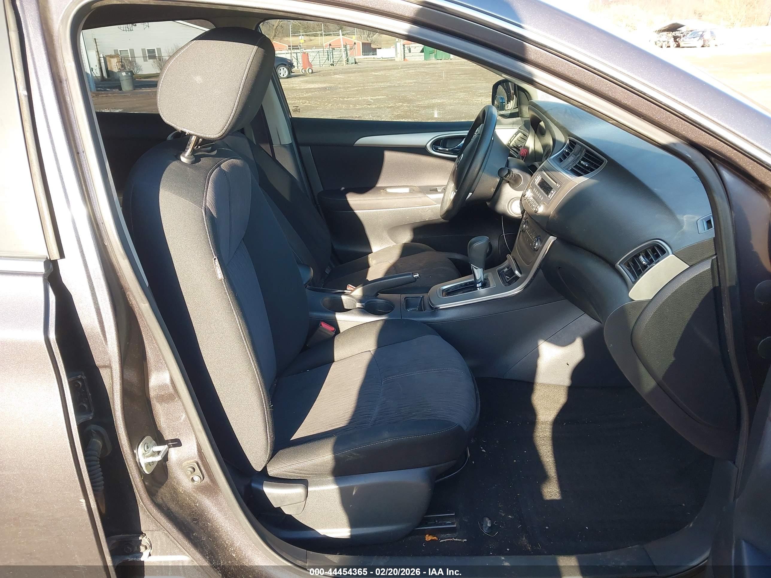 NISSAN SENTRA image 5
