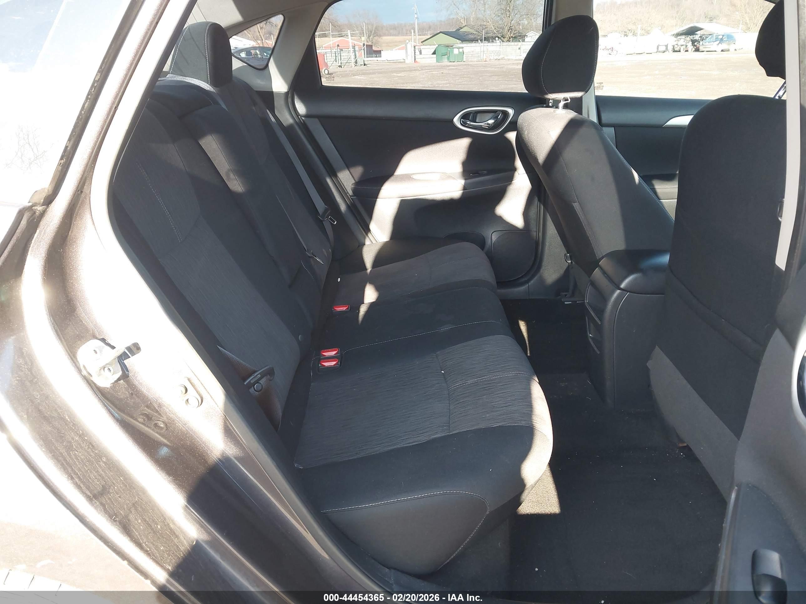 NISSAN SENTRA image 8