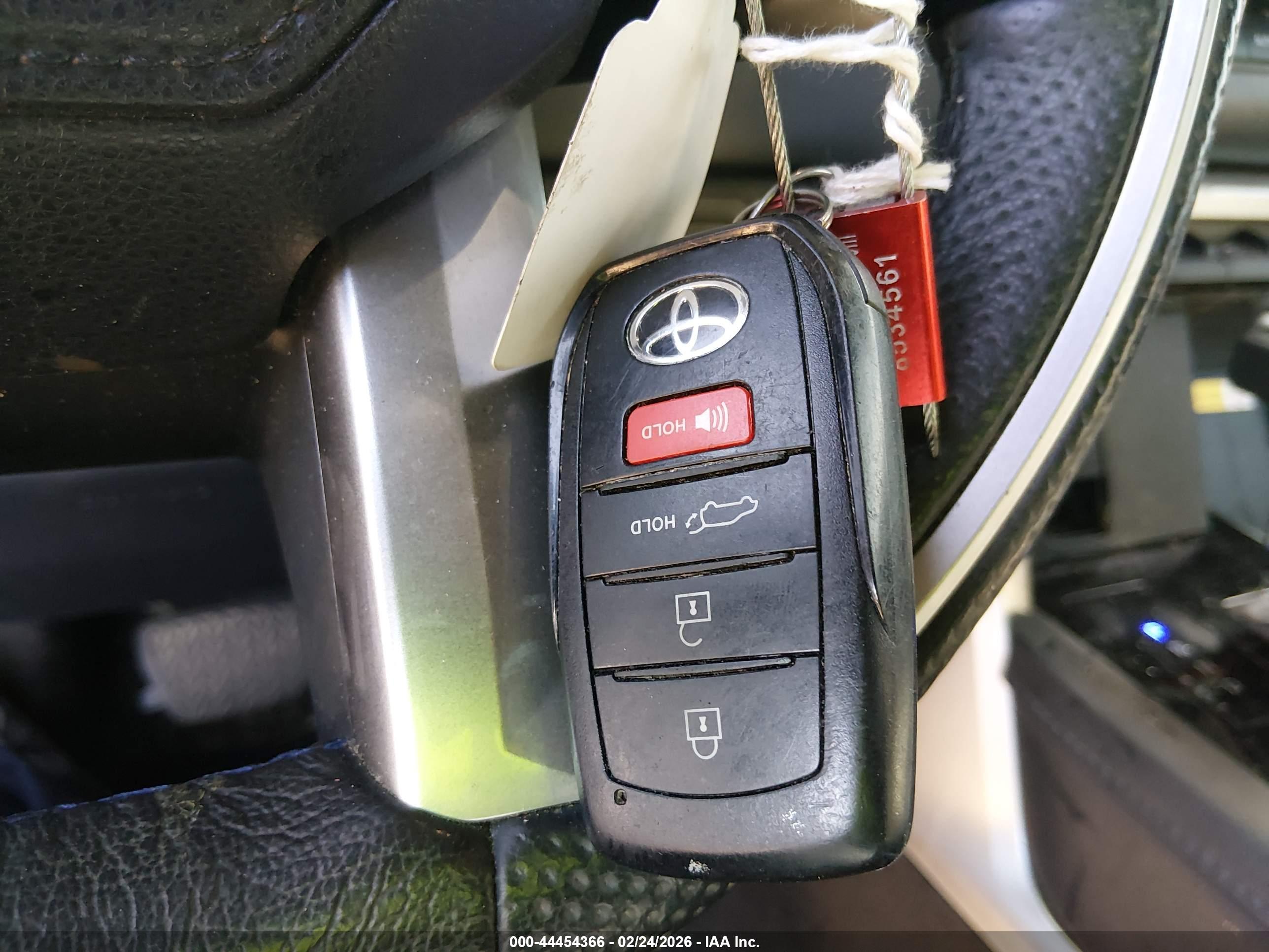 TOYOTA SEQUOIA image 11